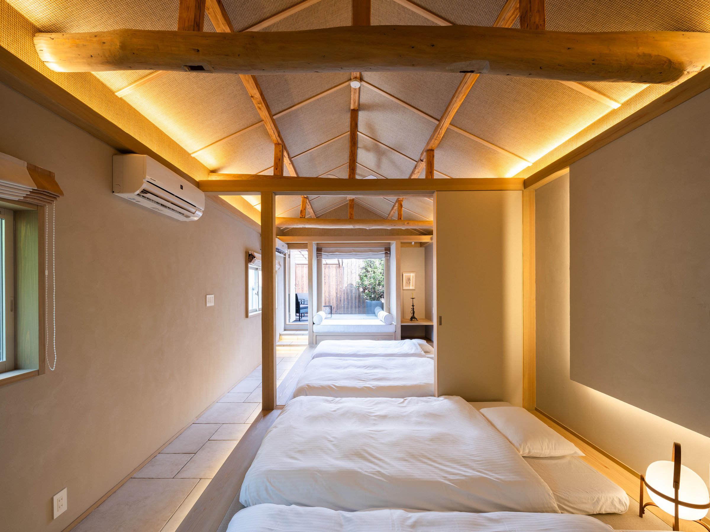 ���C���Q���B�^�񒆂Ɉ����˂��ݒu����Ă���Ԏd�؂�Ŕ����ɂ��邱�Ƃ��\�ł��B