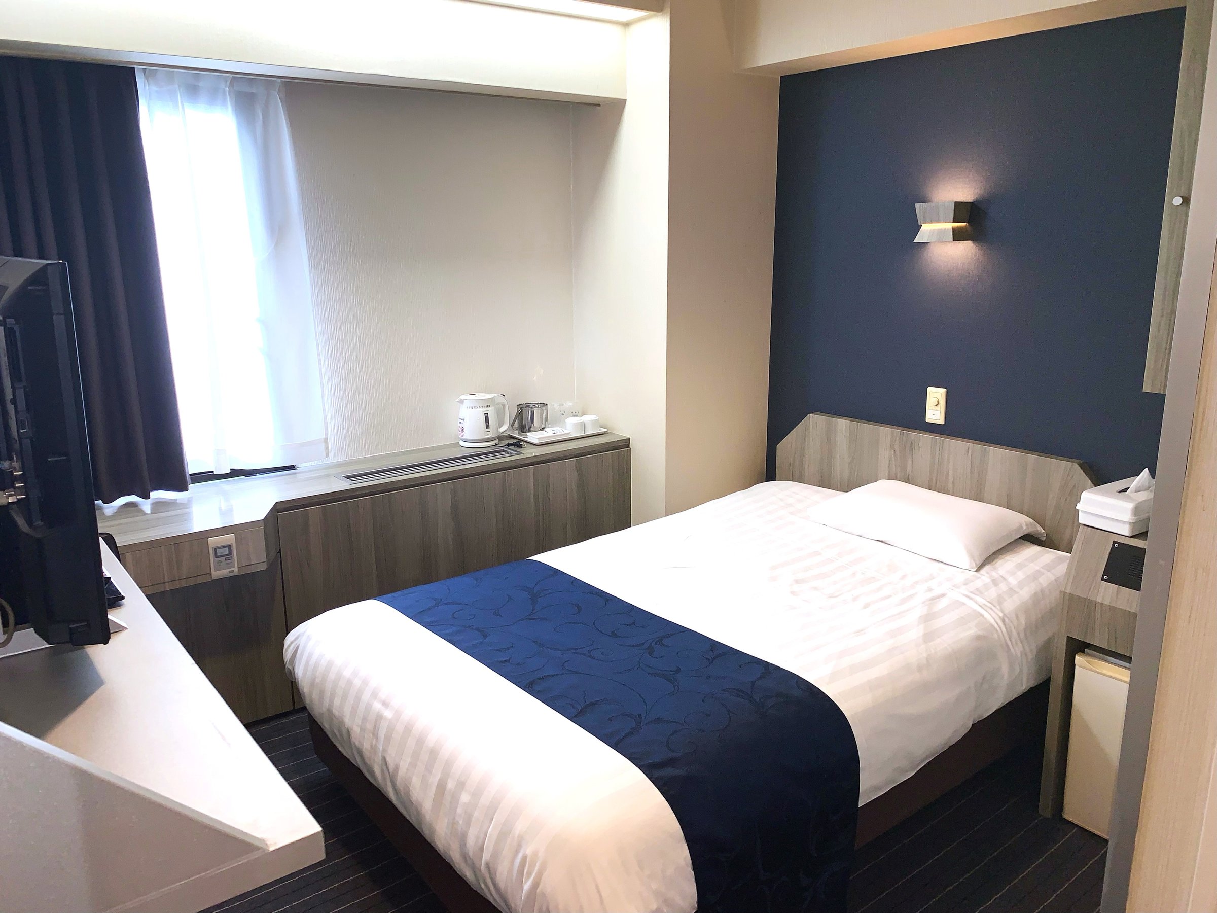 �V���O�����[��S3�̃x�b�h�T�C�h