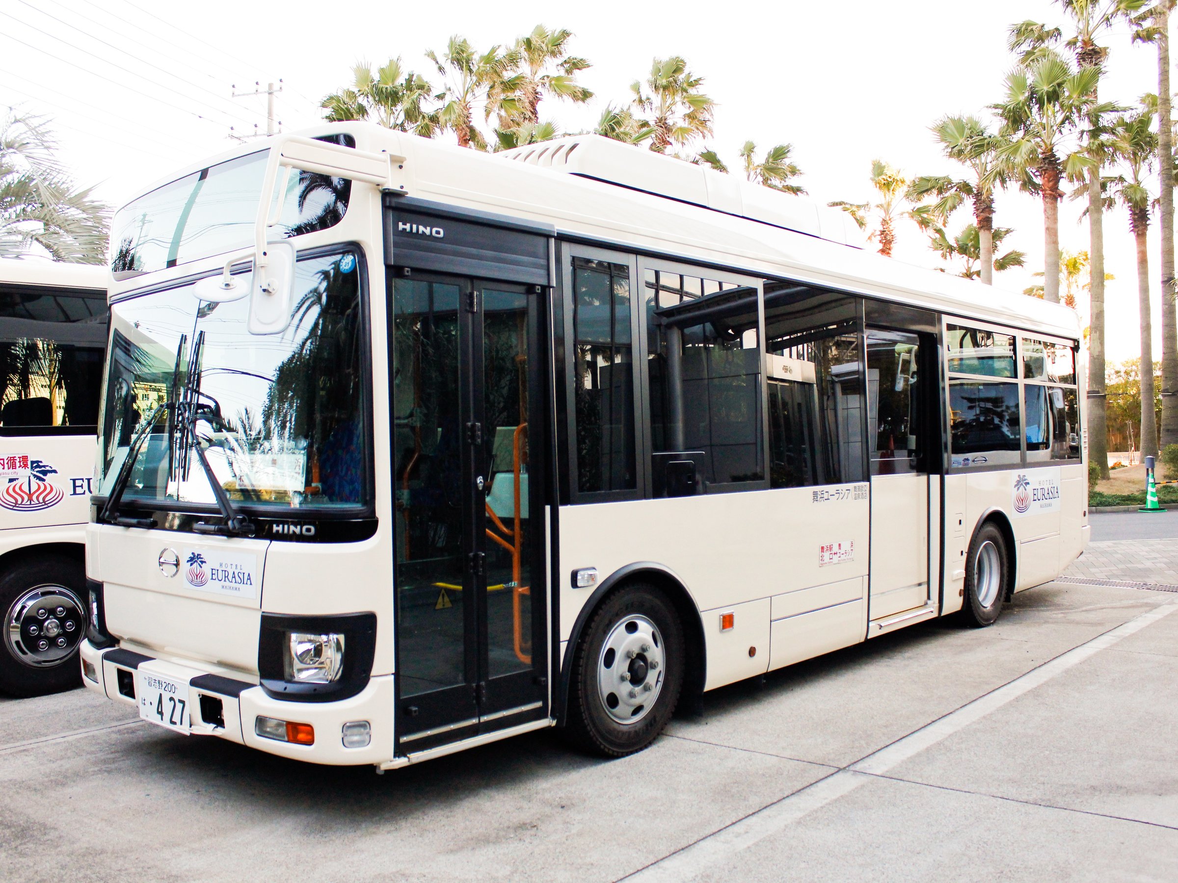 y}oXzlwƃzeԂ20Ԋuŉ^sĂ܂B