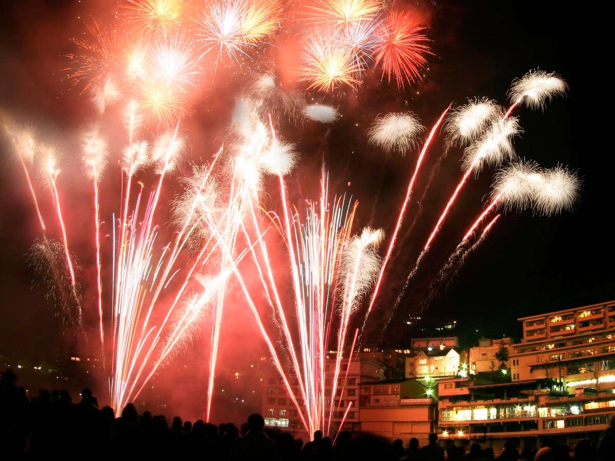 ���y���C����ԉ΃~���[�W�J���~�����z���y�ɂ��킹�đł���������ꉉ�o�ԉ�