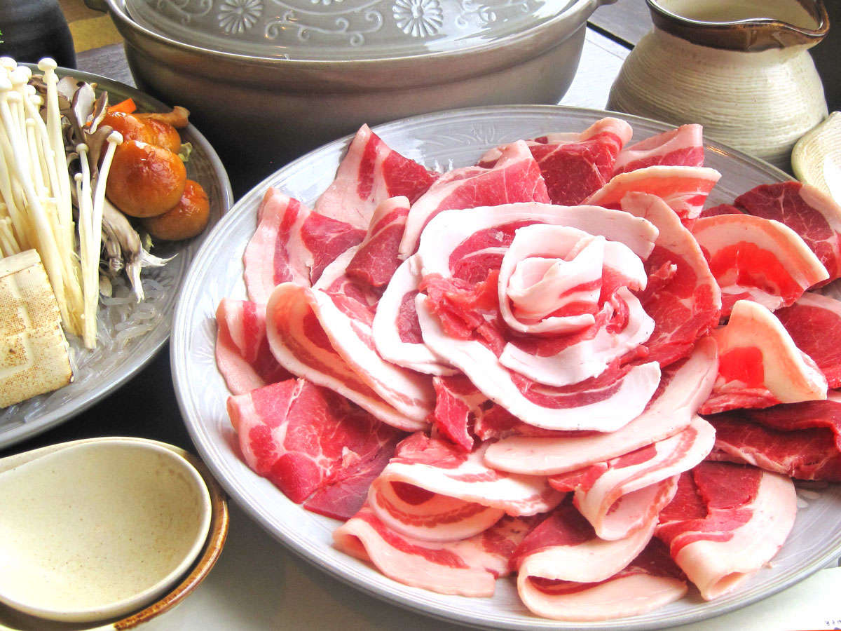 y{^R[Xz؂̃CmVV͂܂ŉỎԂ̂悤ɑN₩B