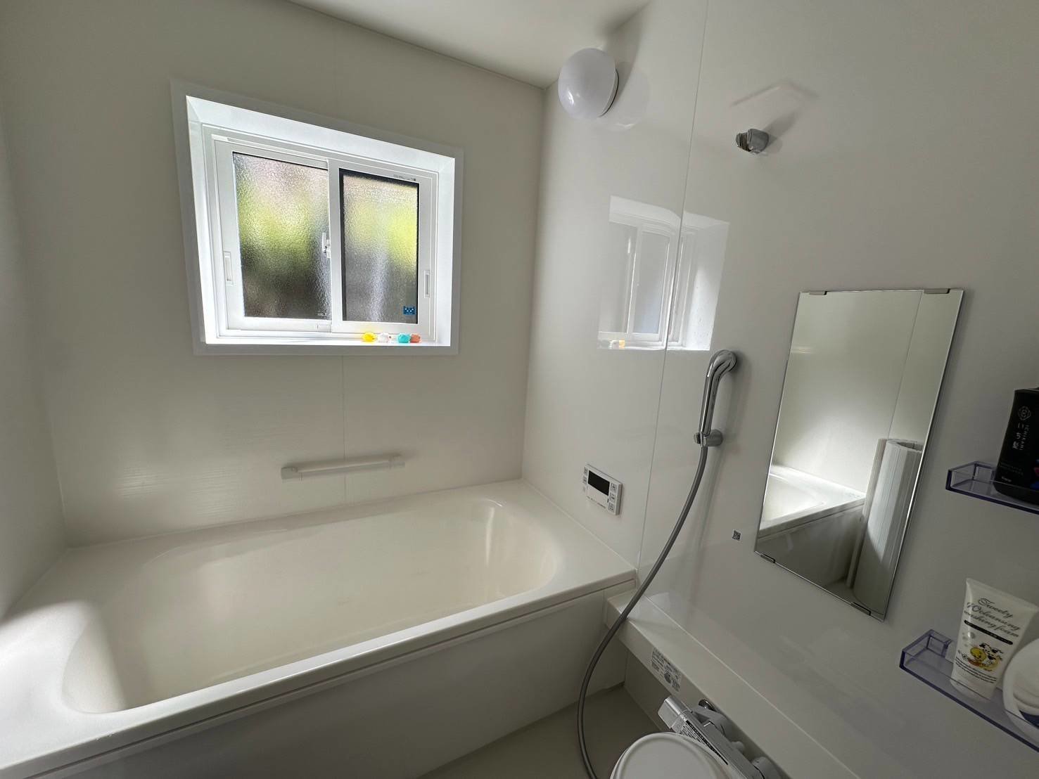 1�K�ɉƒ�p����������B�{�f�B�\�[�v�A�V�����v�[�����X�͔����t������B�^�I���ނ��݂��o���B