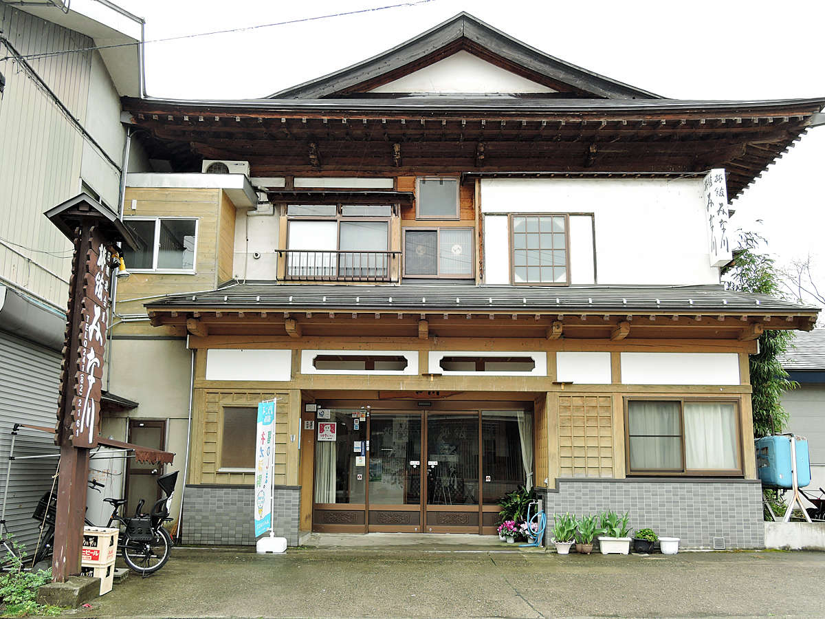 *�y�O�ρz�{�݂̎��ӂ͎��R�Ɍb�܂�Ă���A�o�R��R�؎��Ȃǂ��y���߂܂��B