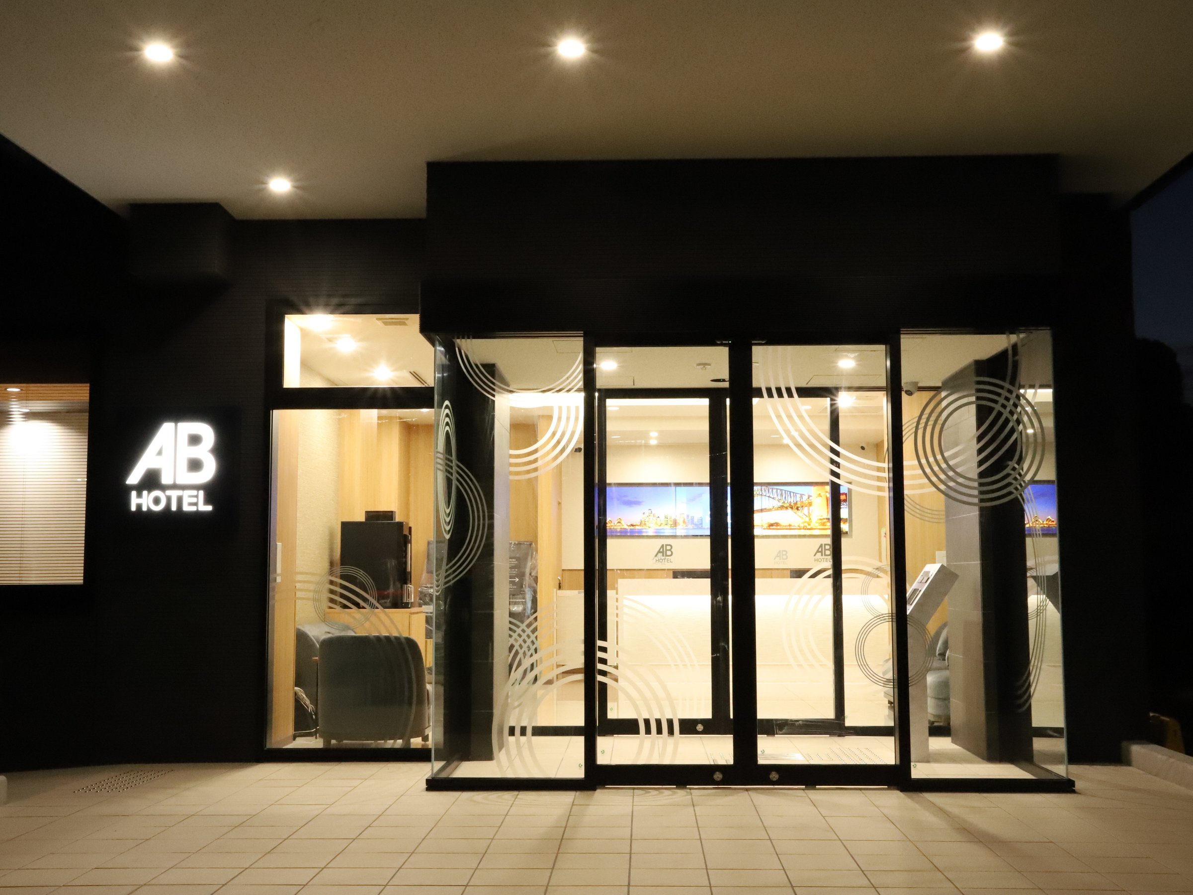 ցF24F00`6F00̊Ԏ{܂A[L[łق܂B