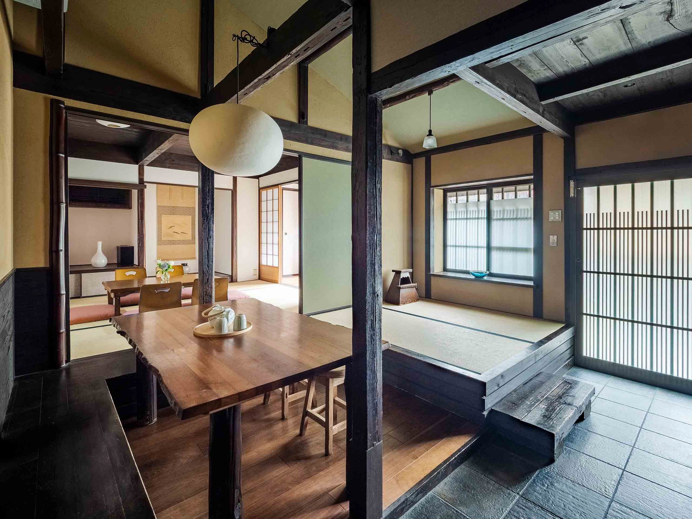 �`���I�ȋ����Ƃ̌��֘e�́u�����̊ԁv�͂��̂܂܂ɁA�u���̊ԁv�͍��|�����̃_�C�j���O�ɉ����B