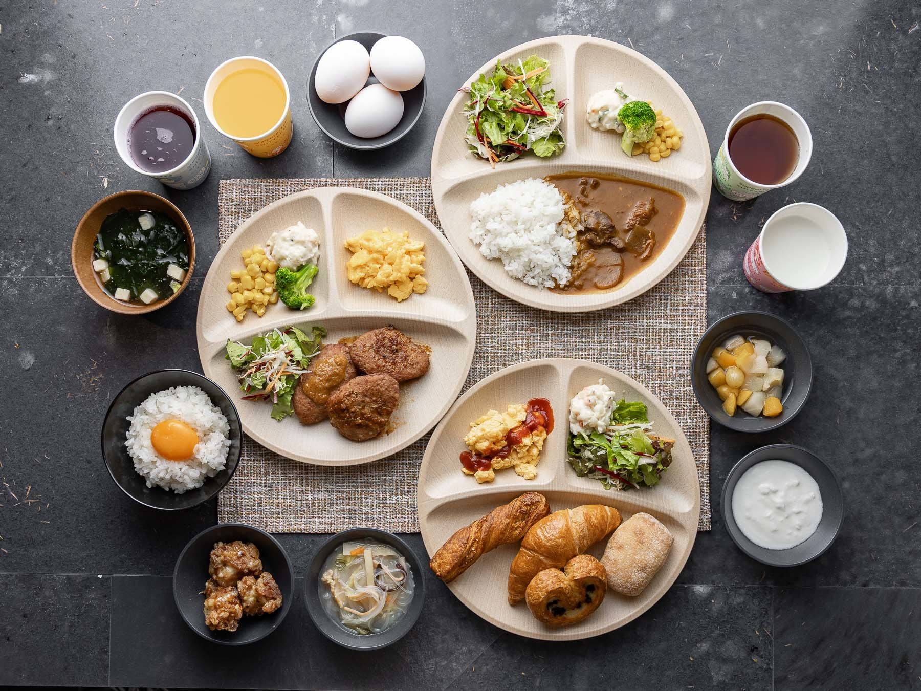 �������͓��ւ��I�a�H�h�̕��ɂ��m�H�h�̕��ɂ�����������������A�L�x�ȃ��C���i�b�v�ł���