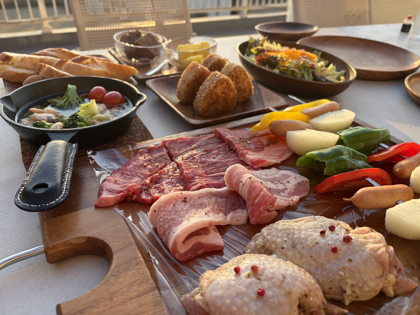 [�[�H]�[�H��BBQ�I �J�V���̓_�C�j���O�ɐH�ނ����p�ӂ������܂�