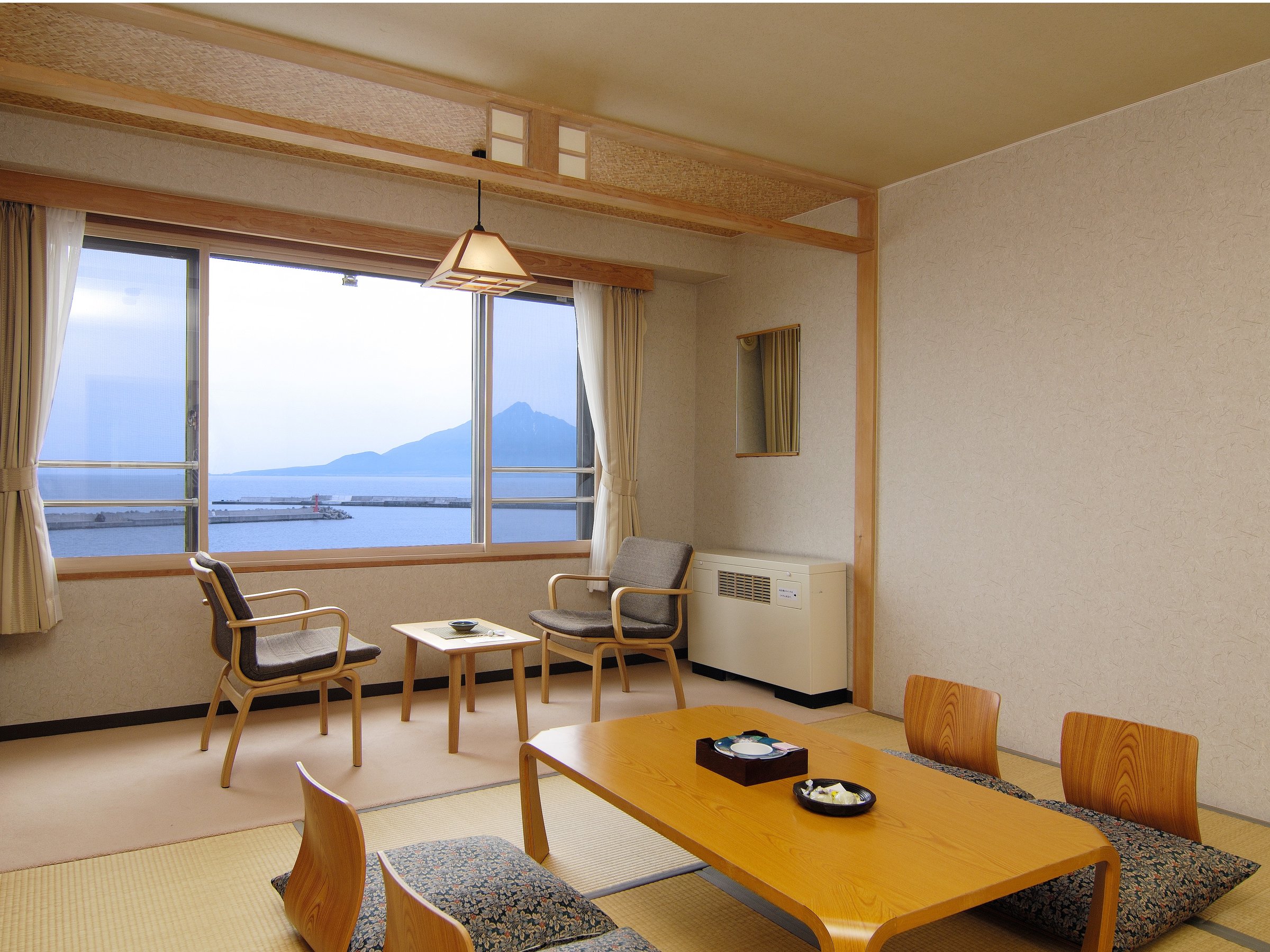 *�y�C���a��8��z�o�X�E�g�C���t�i���j