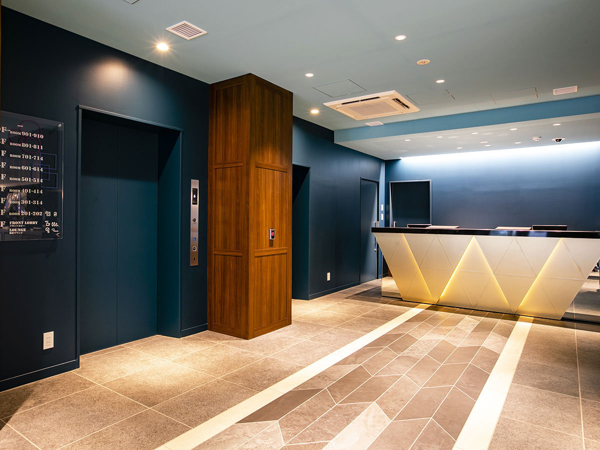 �t�����g�E���r�[