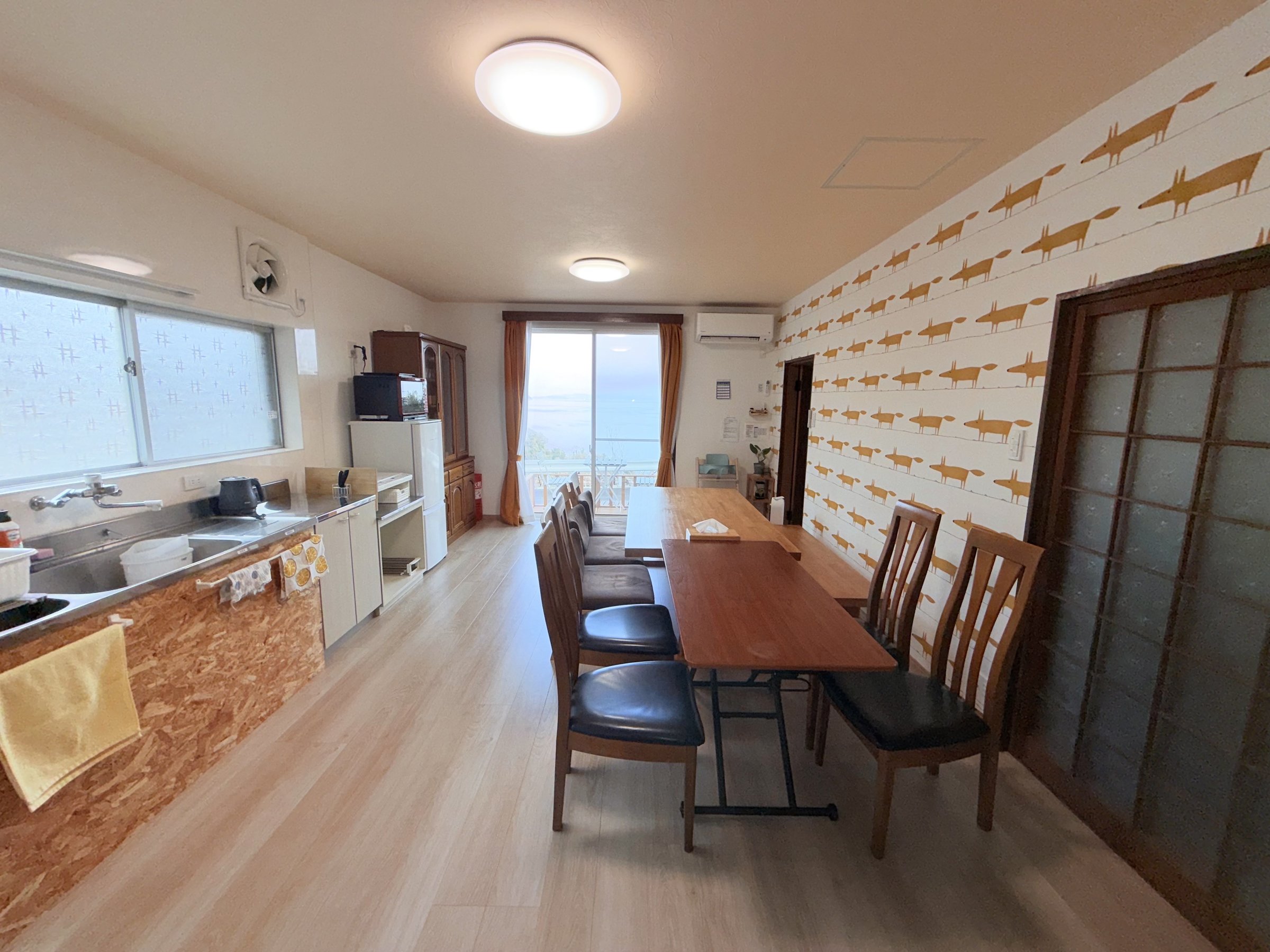 1�K�_�C�j���O�L�b�`������a�̎R���ʂ̊C�𒭖]�I