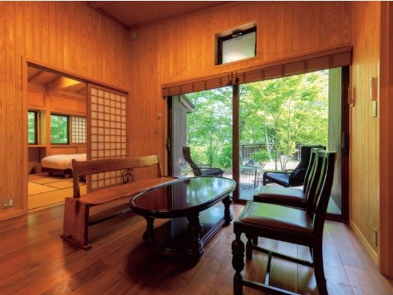 yAgGRz̉~EHۂɘȂށA厩RɈ͂܂ꂽBƁI򂩂VRt