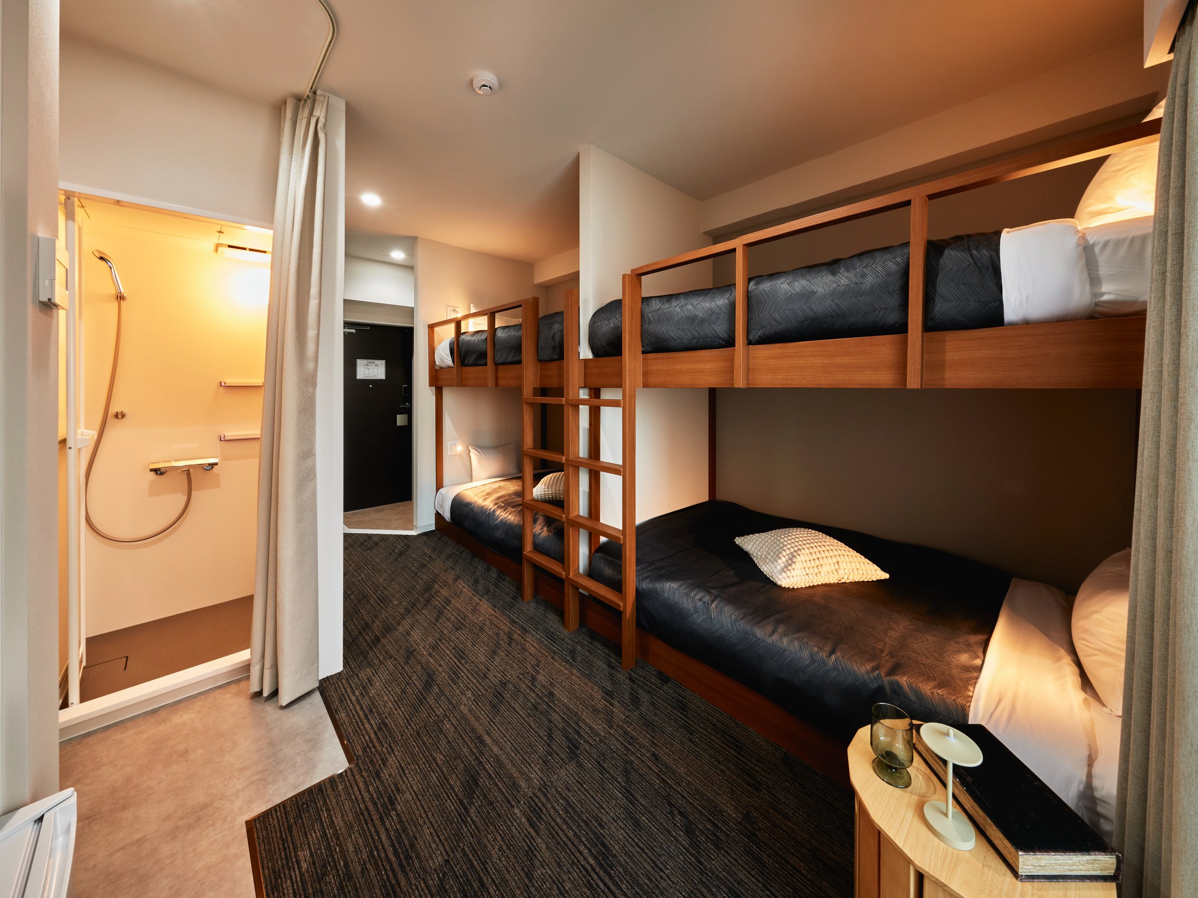 �x�b�h���[��