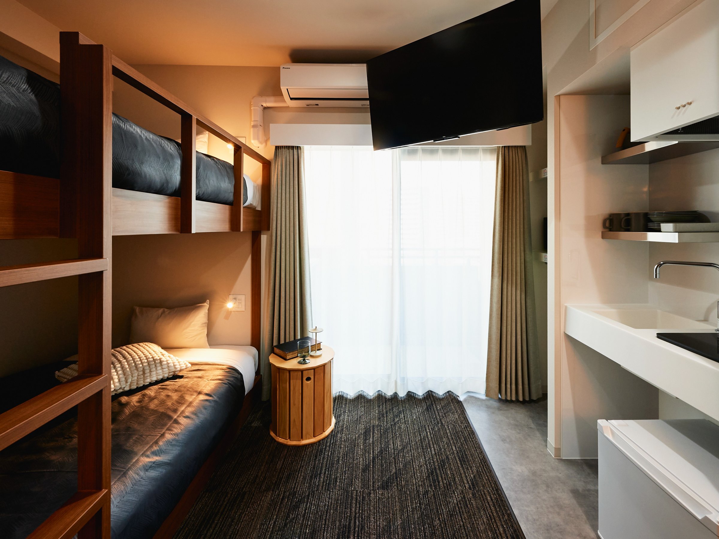 �x�b�h���[��