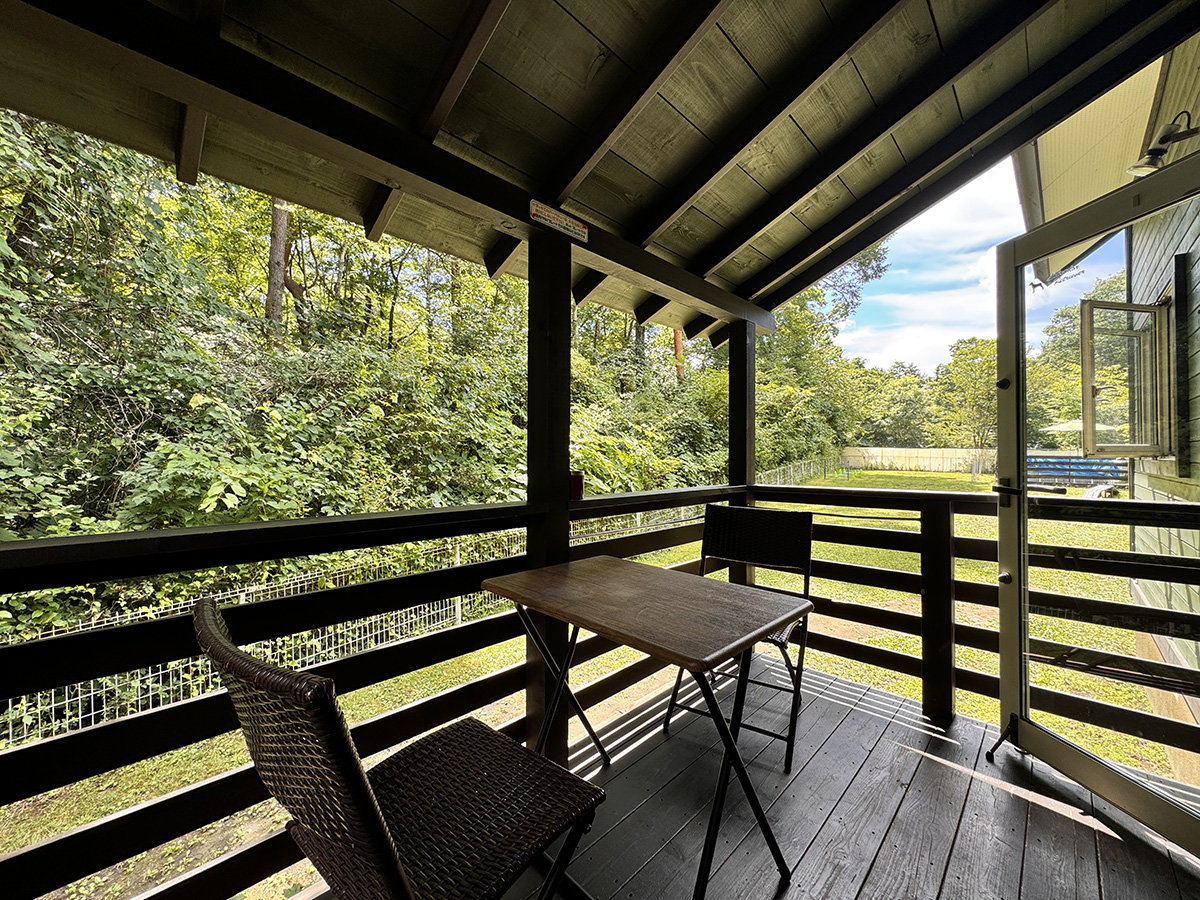 �y�R�e�[�W�z  �h�b�N�����𒭂߂鉮�O�X�y�[�X