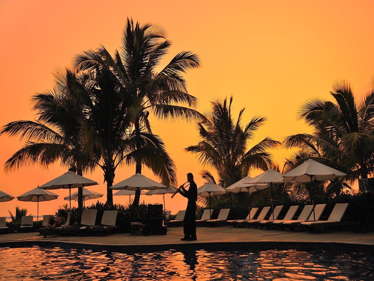 �y�T�E���h �I�u �T���Z�b�g�z���v�����̑O��30���A�v�[���T�C�h�ŃT�b�N�X�̐����t�������s���܂��B