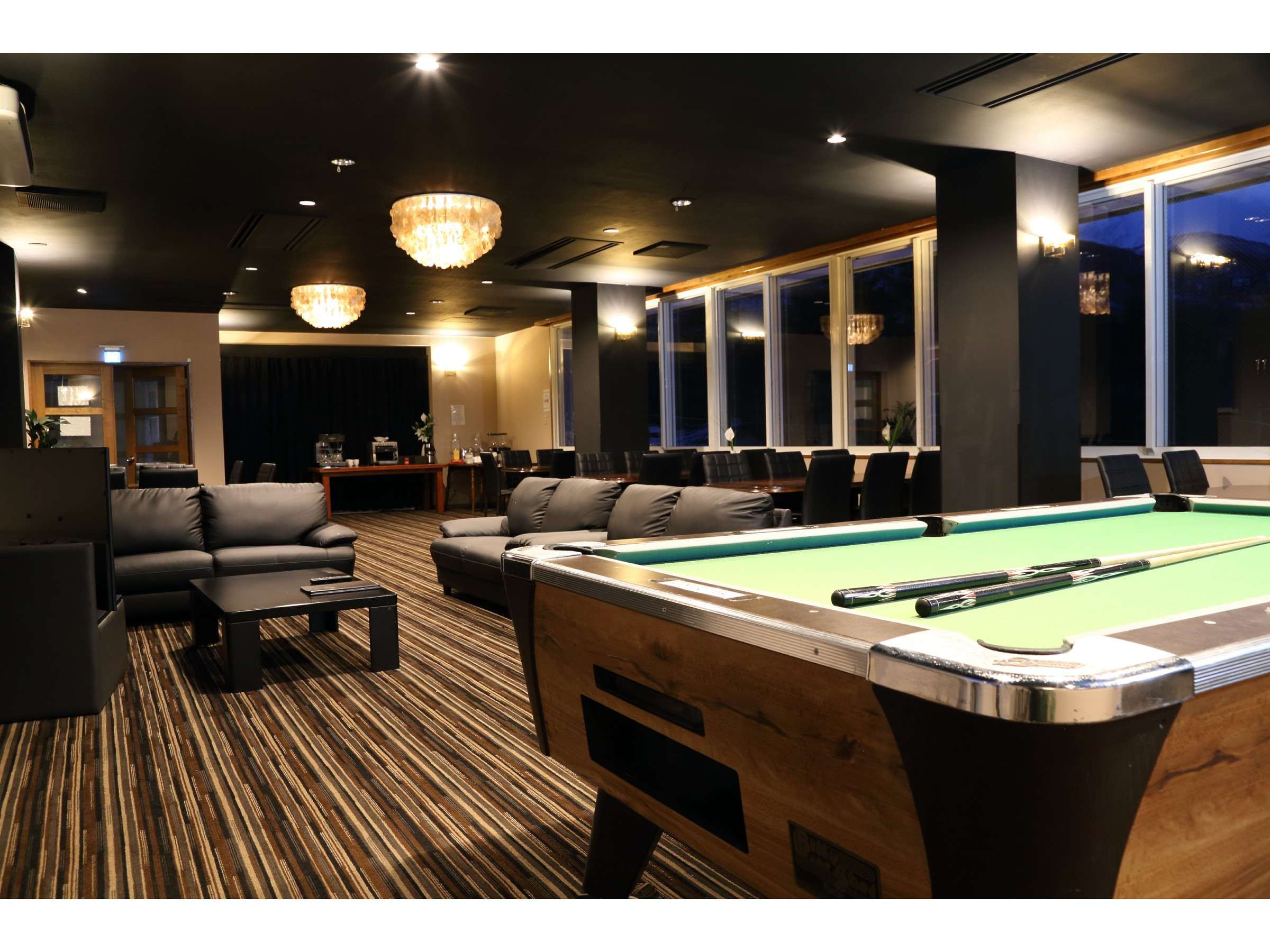 lounge dining 2