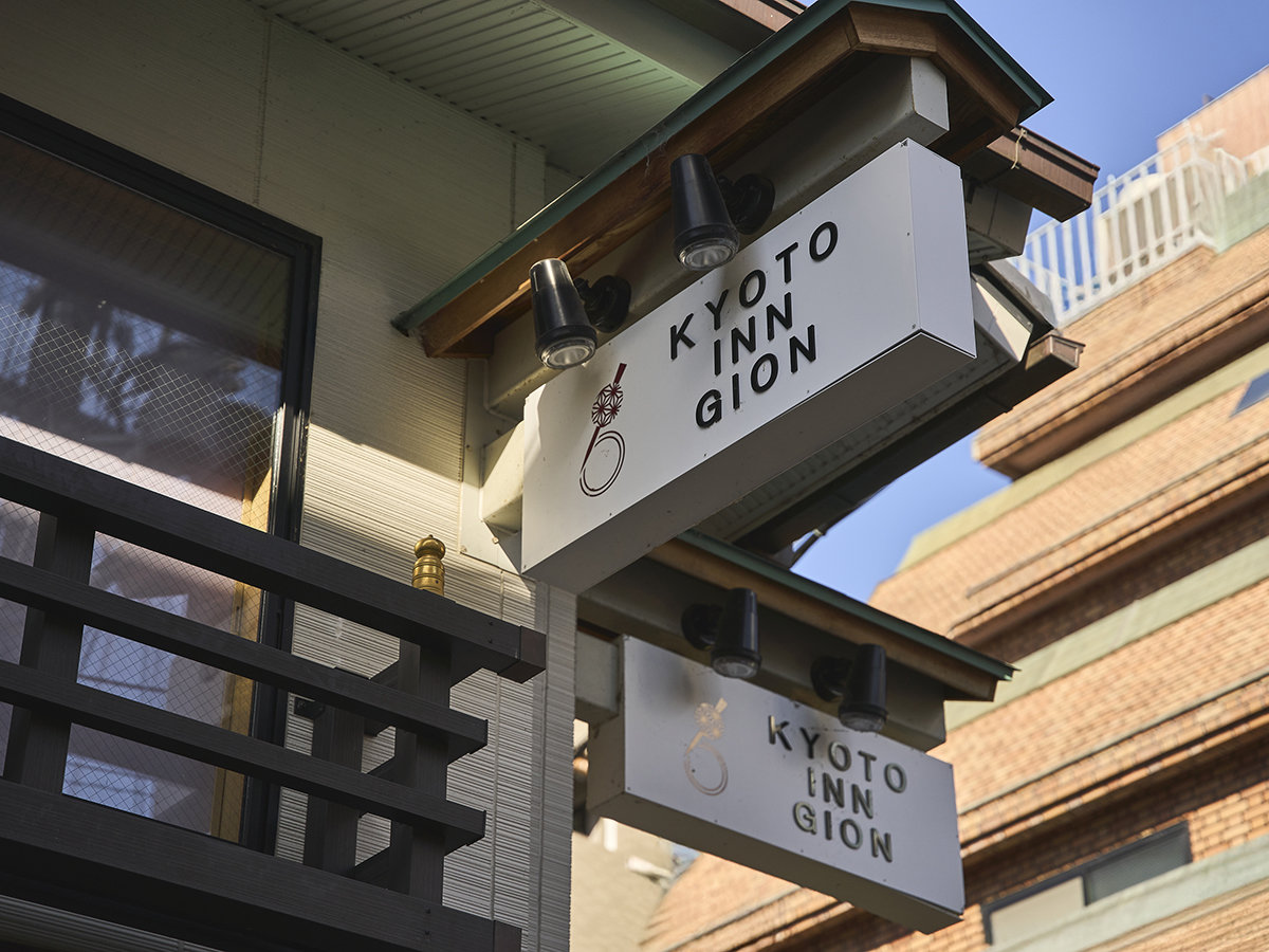 �l��ʂ��߂��A�͌����`�G�ۂȂǔɉ؊X�Ȃǂ̃A�N�Z�X���y�X