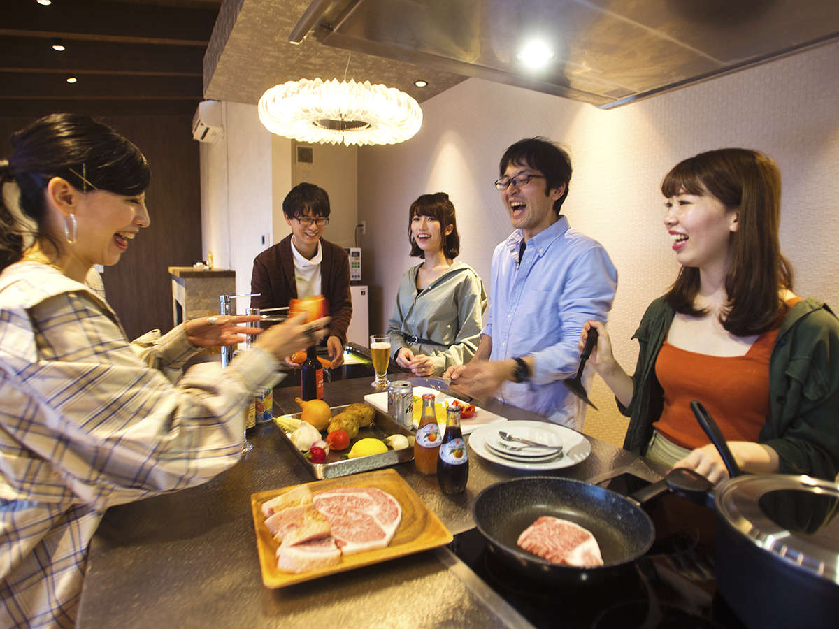 「食材持ち込み」or「手間をかけずに本格BBQ」どちらもOK♪みんなでワイワイ本格グランピング!