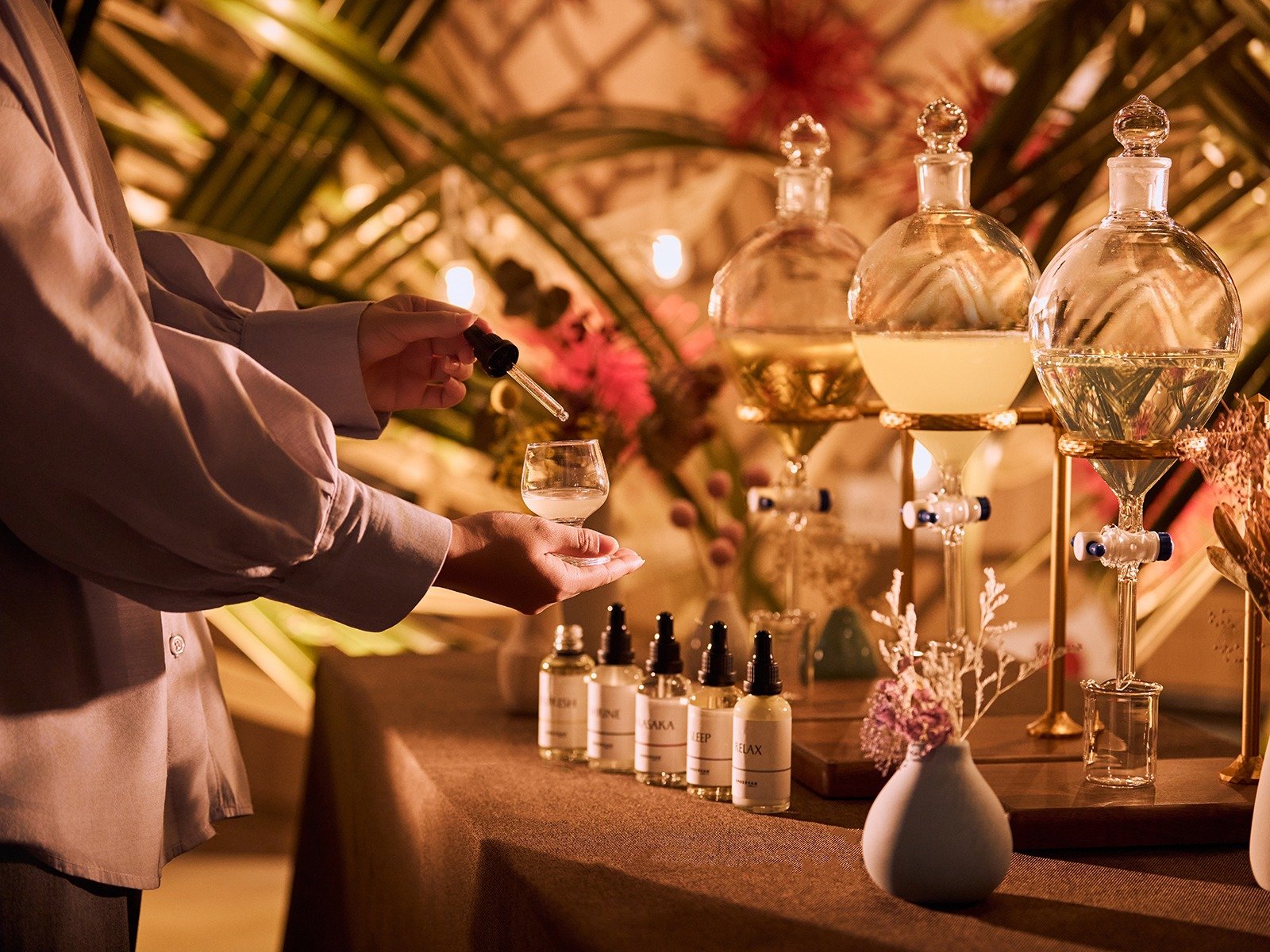 h҂y߂钲̌B̍iʂԂŁA̍dĂЂƂƂB