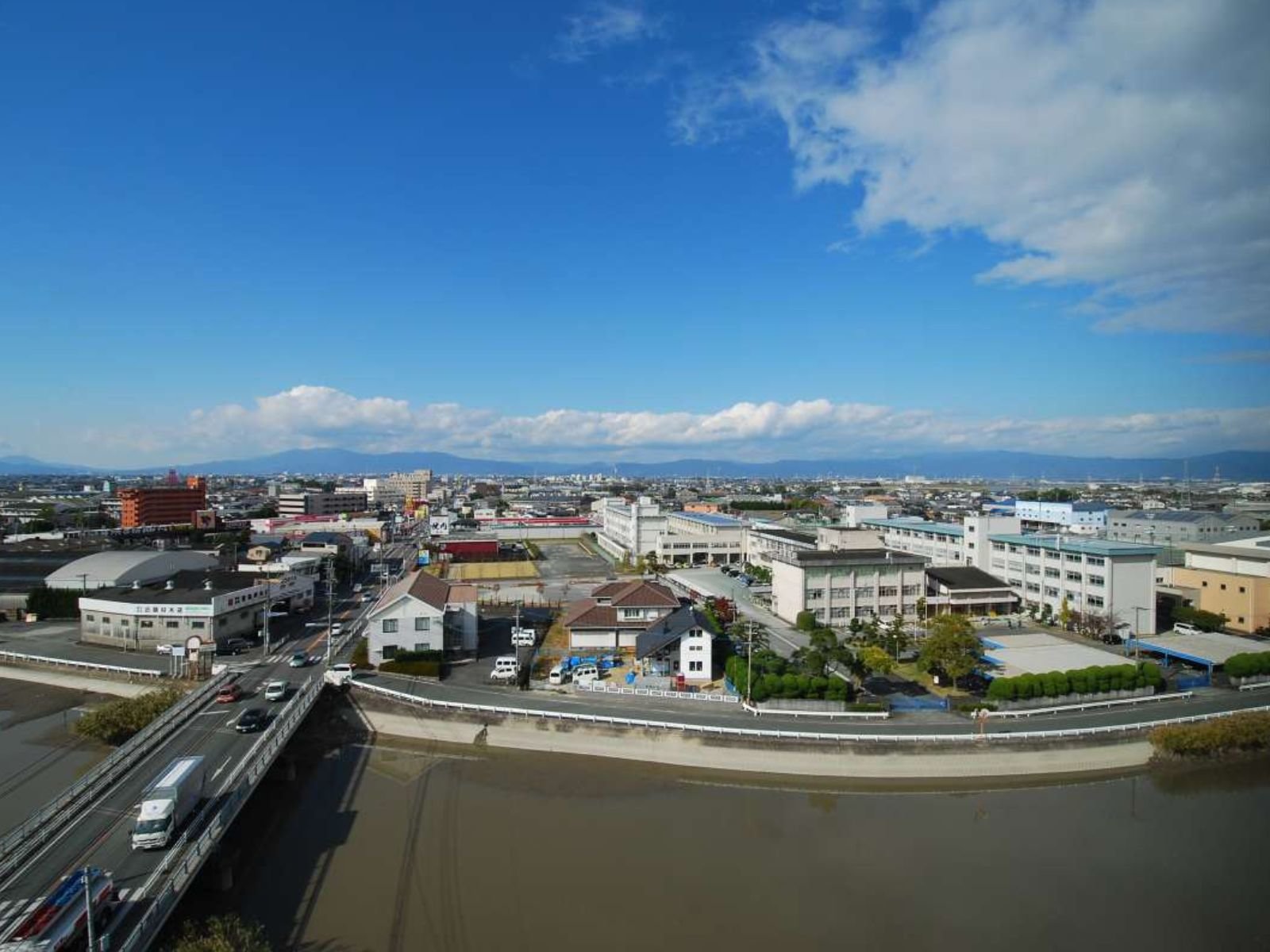 ���q������̕��i��