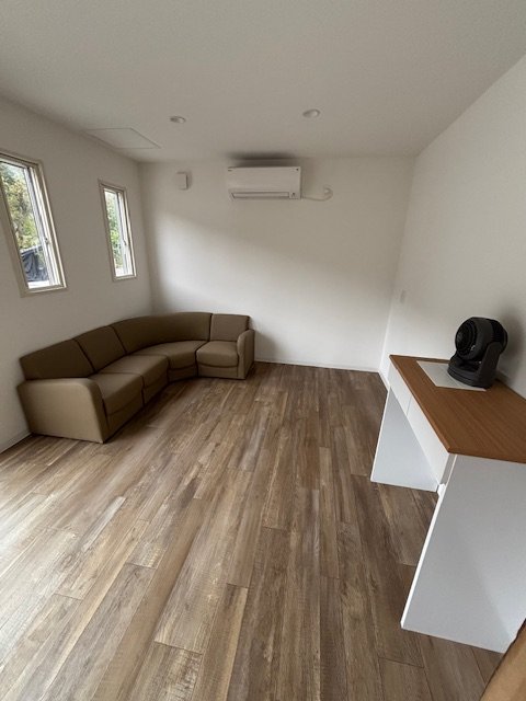 �g���[���[�n�E�X����