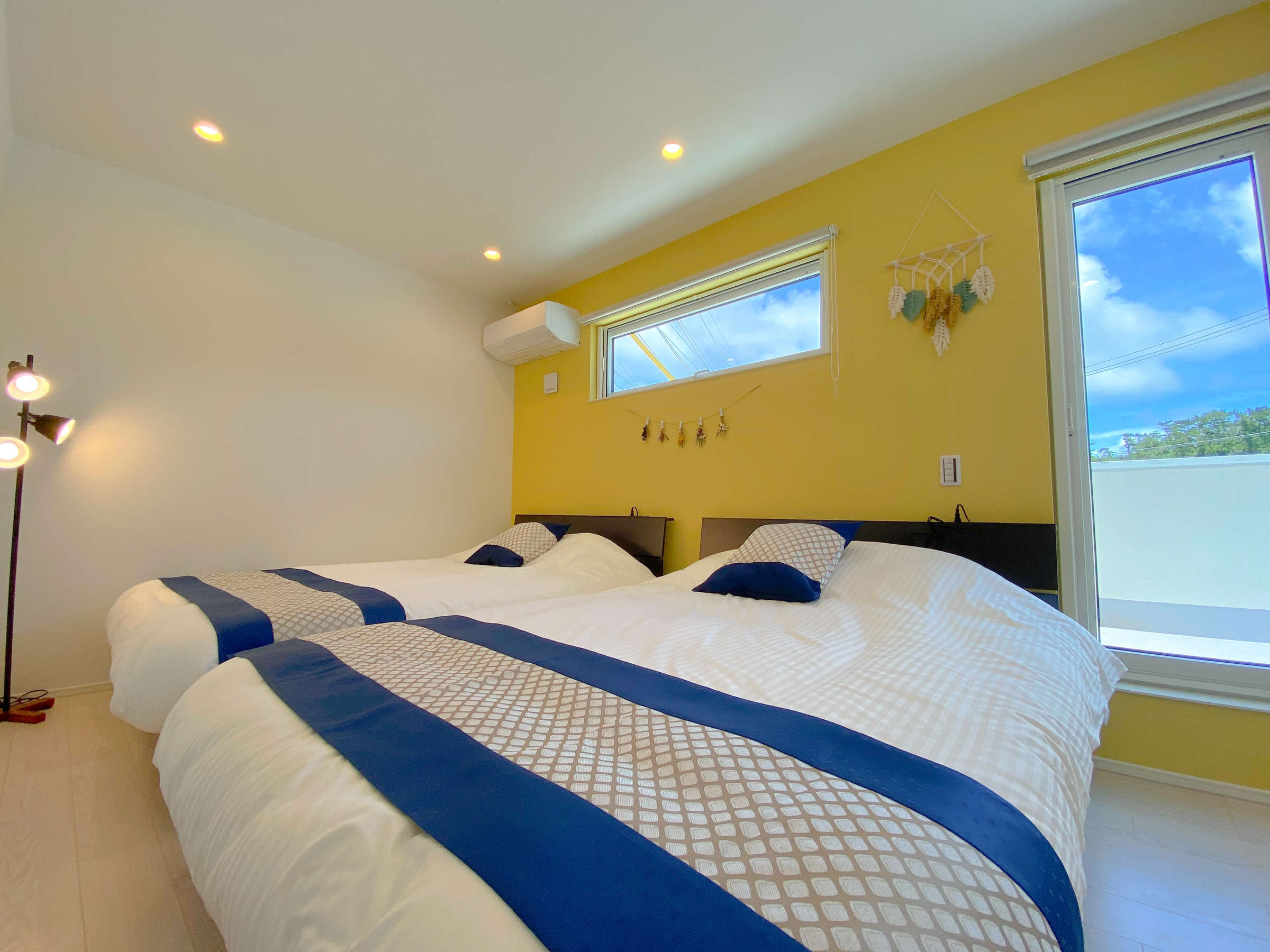 D���F�������ł���x�b�h���[��