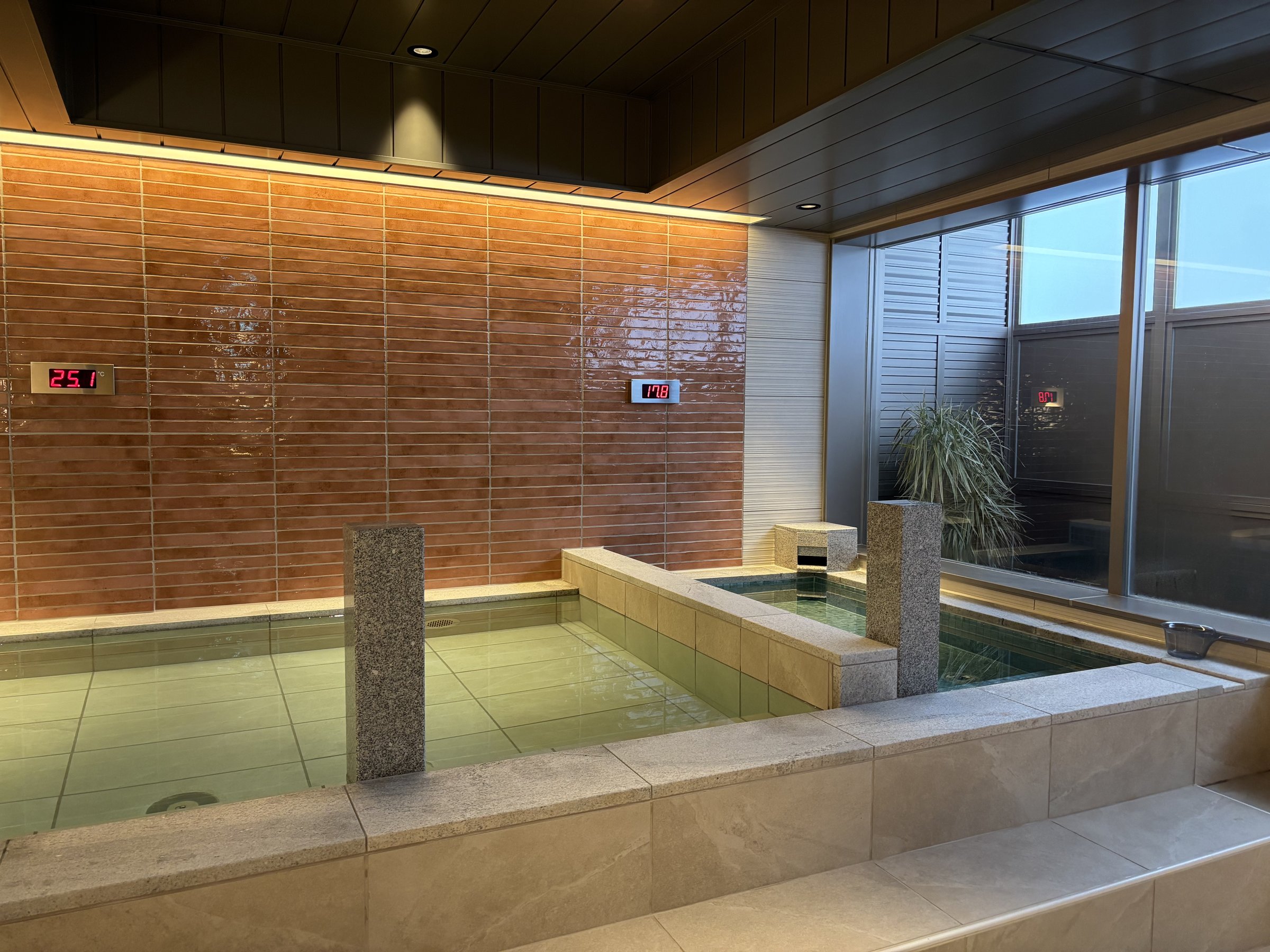 �����嗁��