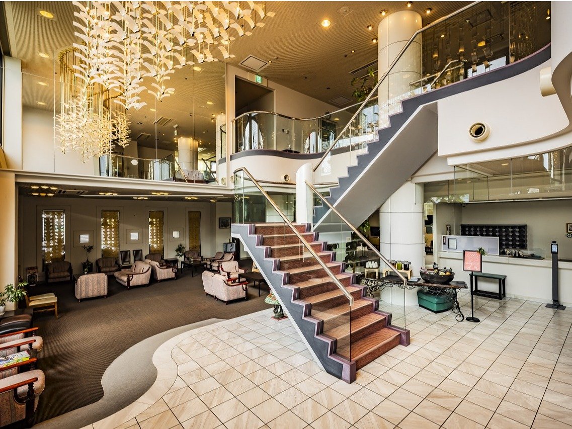 �y���r�[�z�G���g�����X��������Ɗg���郍�r�[���t�����g