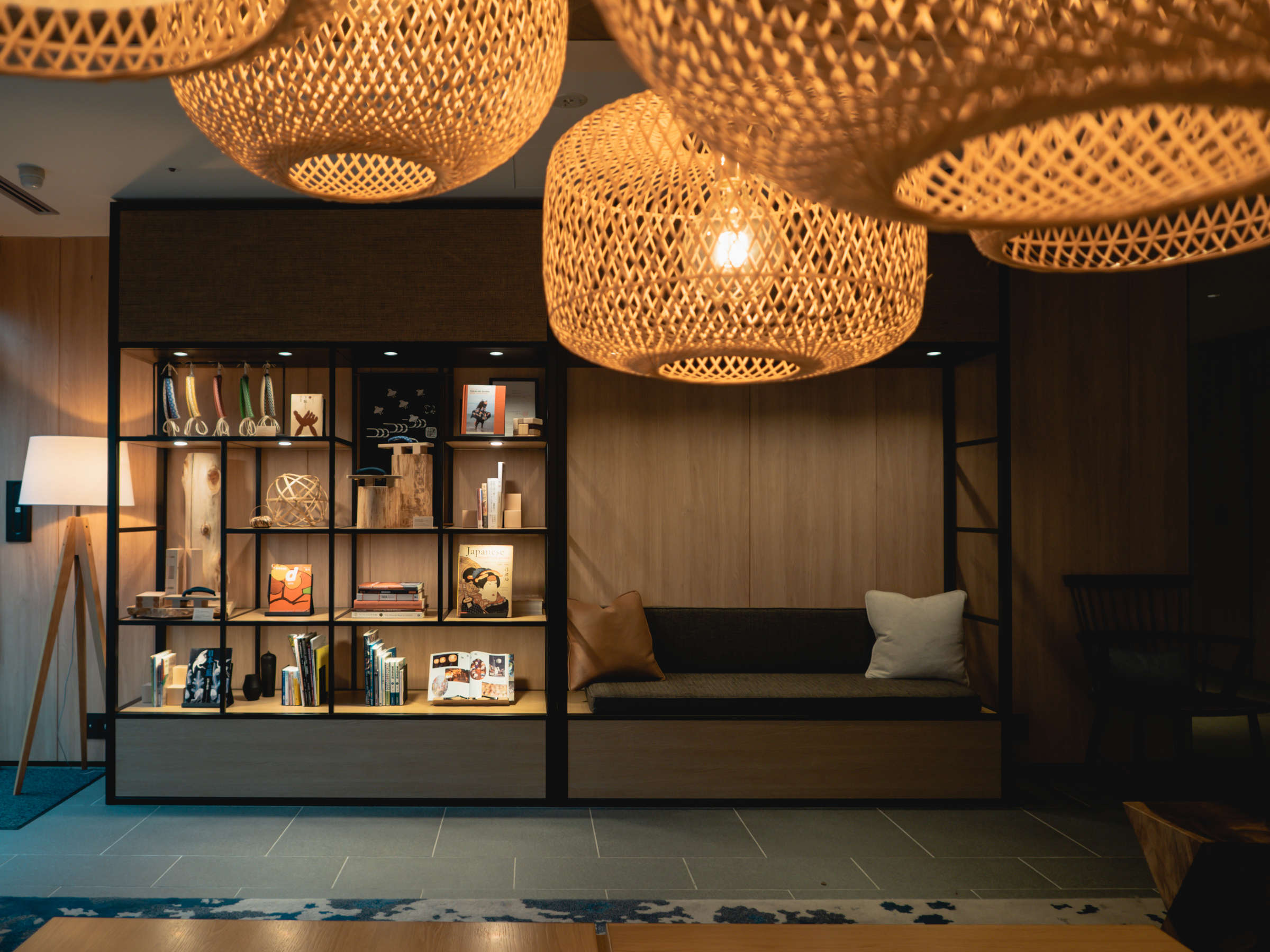 Cu[R[i[Fn̖iAñA[eBXgAH|ƂɂîЉ