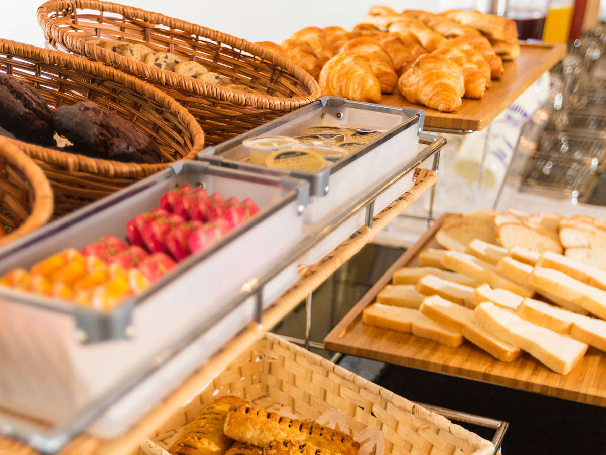 �ŏ�K���X�g�����u�����΂�v�ł͔��ق̌i�F�𒭂߂Ȃ��璩�H����