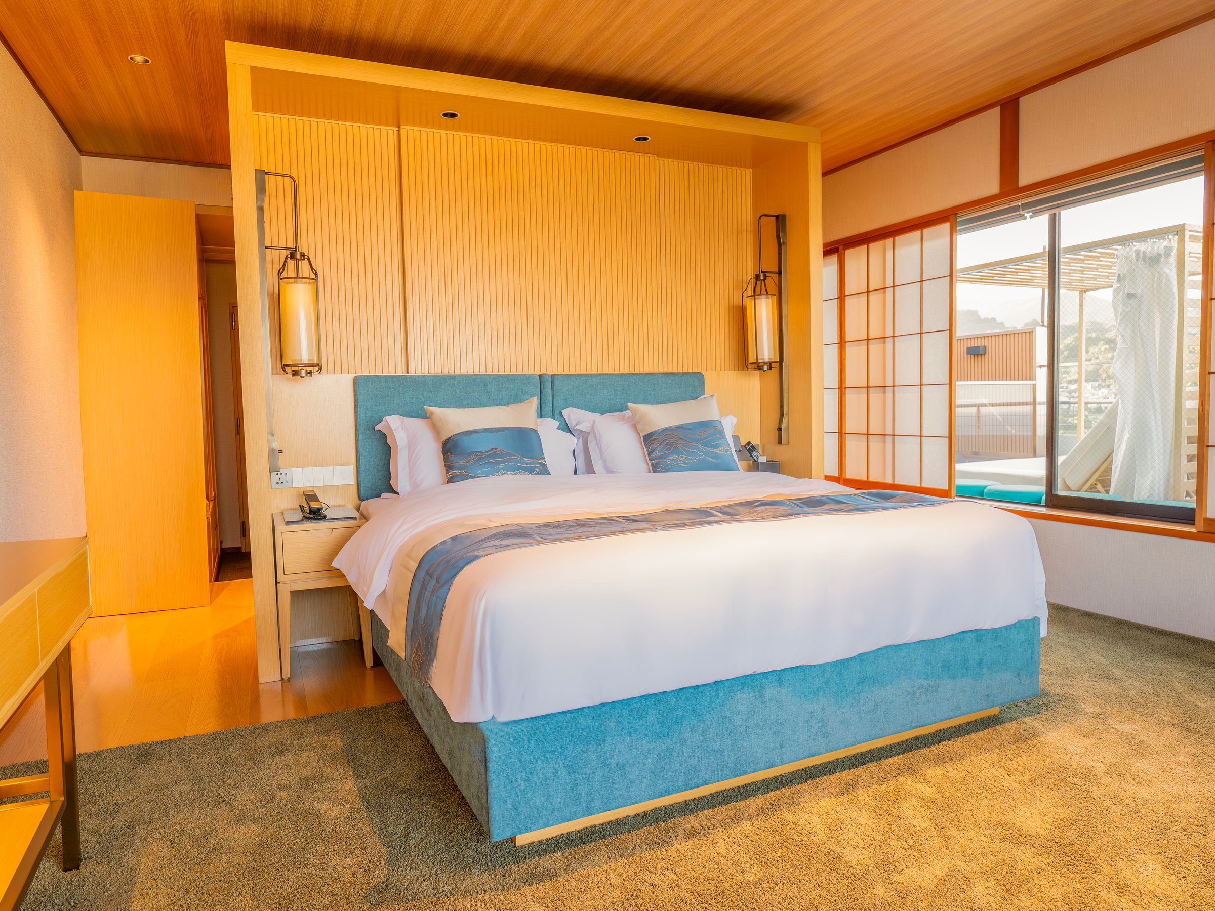 �y�q���z�L���O�T�C�Y�̃x�b�h�ł������Ƃ��x�݂��������܂��B