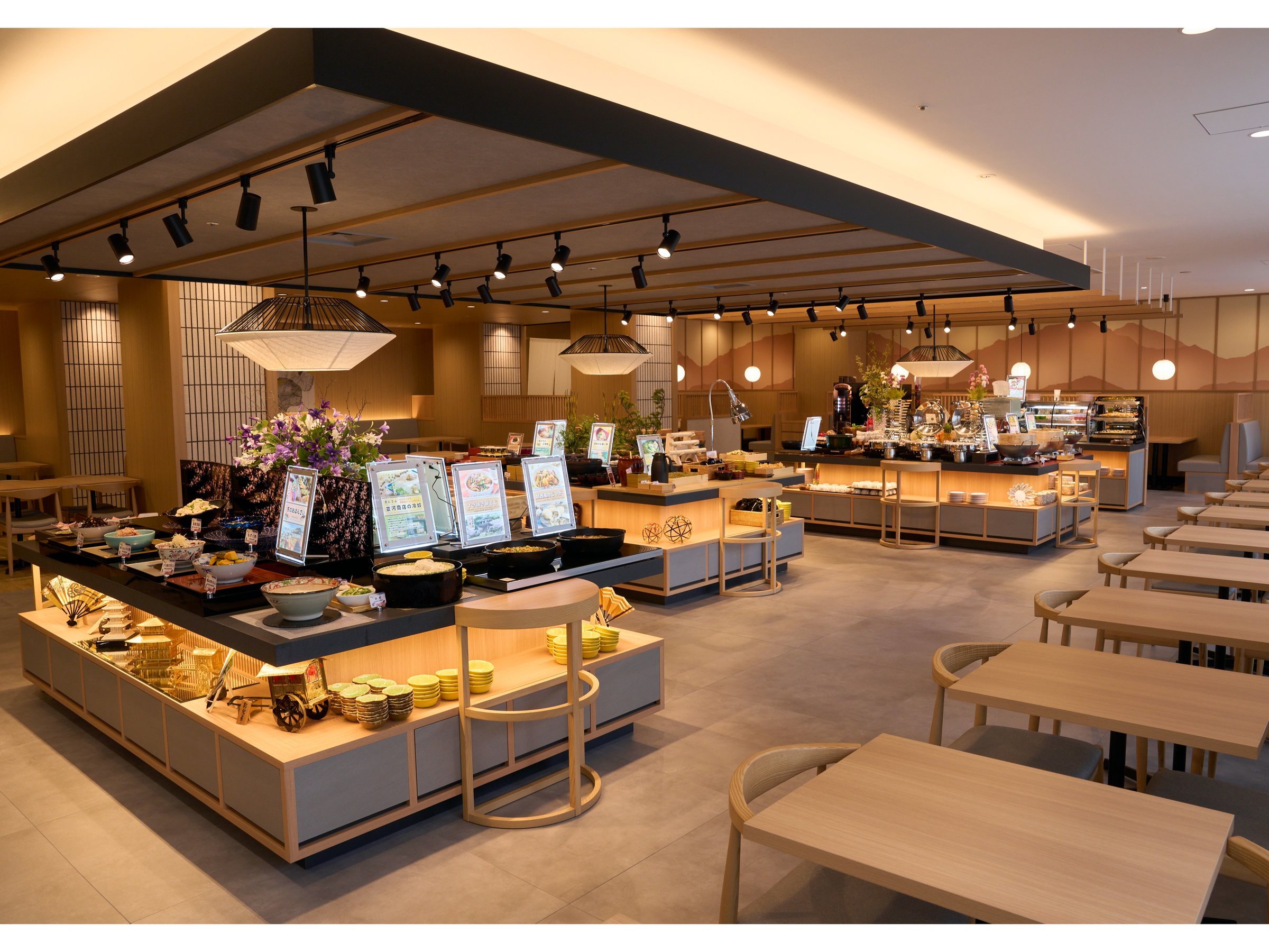 �yRestaurant�E�͂Ȃ��݁z2024�N�w������ OF THE YEAR�x���܂��ėǂ������h�@���H�����2�ʁ@
