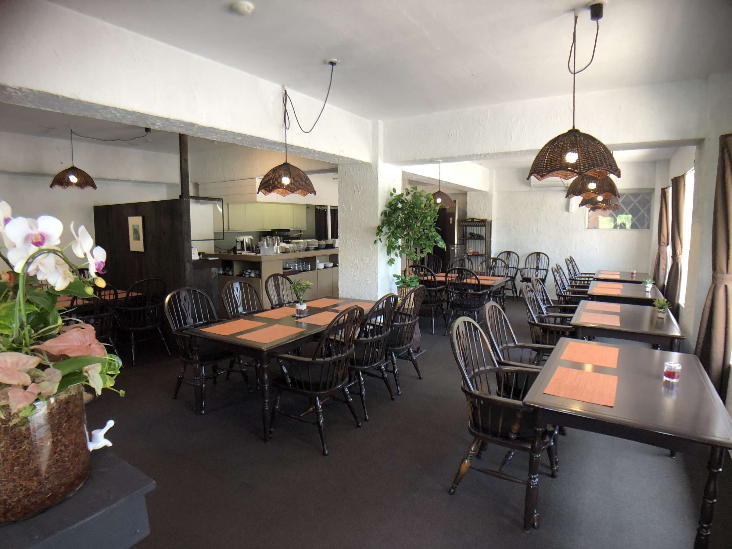 �ٓ��ɂ���J�t�F�c�F���}�b�g�􂨋C�y�ɂ����p���������B