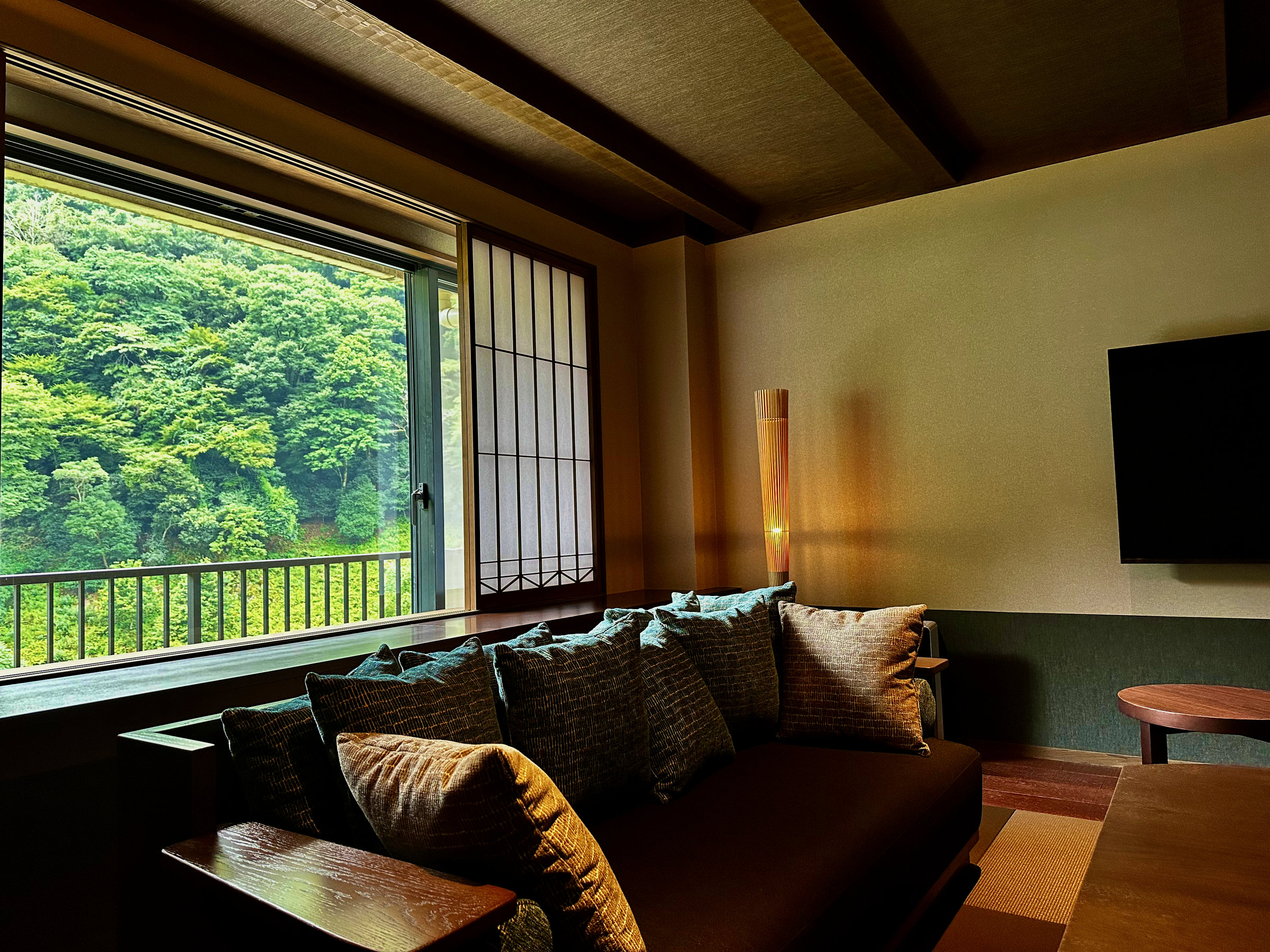 �y�k�J�I�V���C�t ���O�W���A���X�C�[�g�z���炩�Ȗ؂̐F�����ɕ�܂ꂽ�A���������̂�����