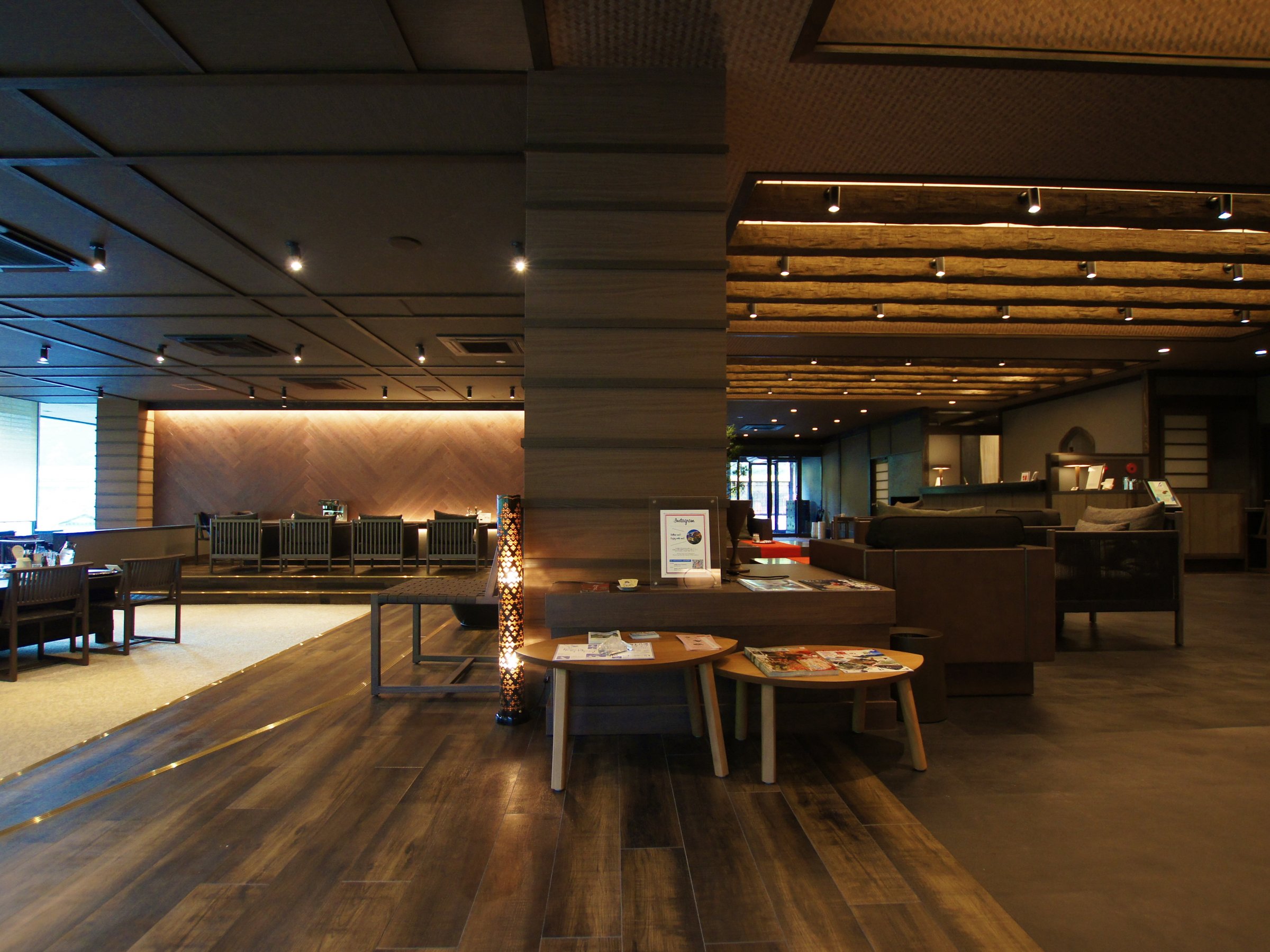 Lobby&Lounge@kJɊYX̃][g