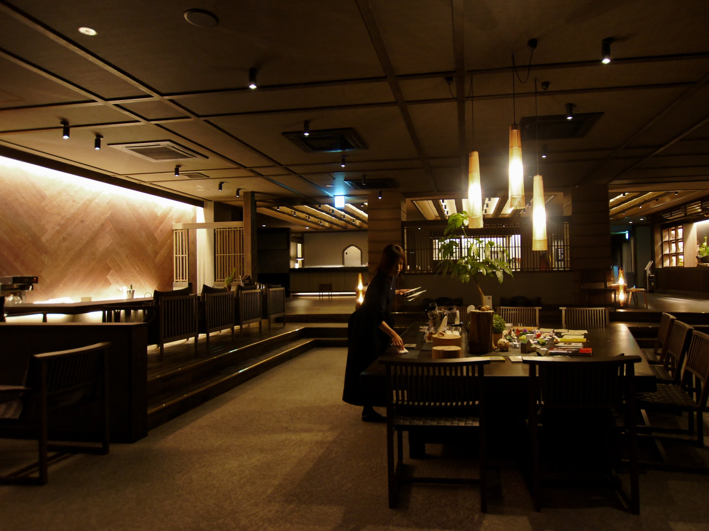 LOUNGE ÂȌkJɊY炩ȓ