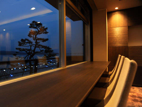 ȃXguCvBC̍K͂ߏ{̐Hނ𒲗X^btS߂Ăpӂ܂B