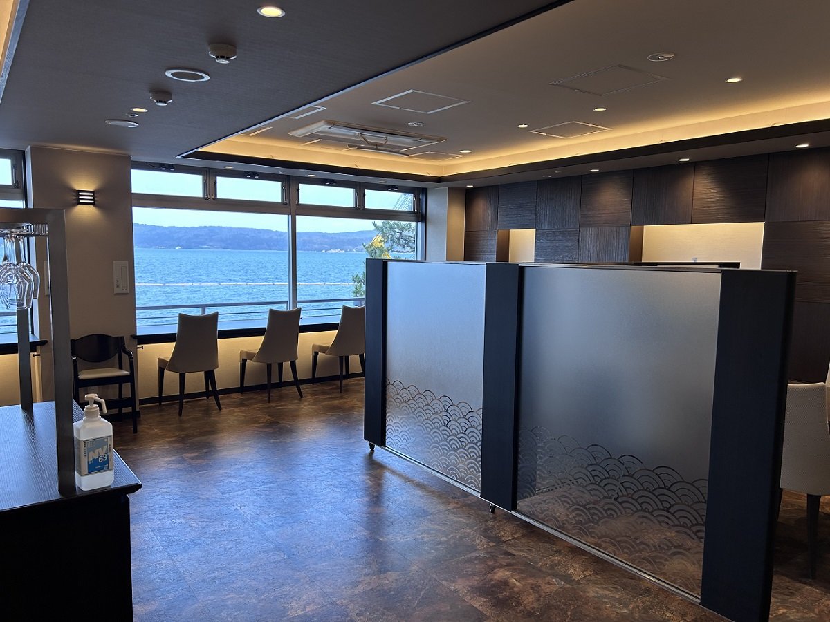 ���X�g�����u�C�v�B���H�̎��ԑт͔������C�̌i�F���������������܂��i���݌�ݍH�����ł��j