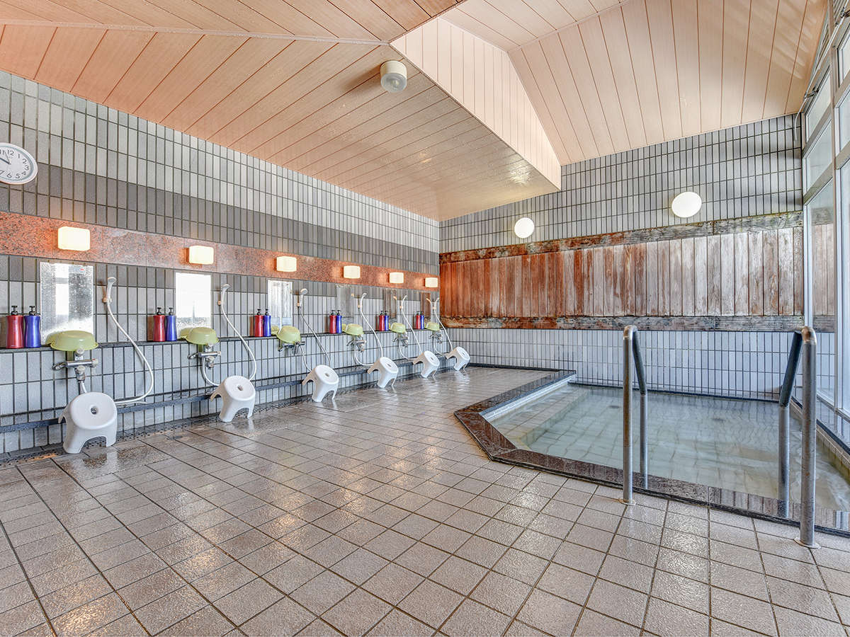 �y������������z