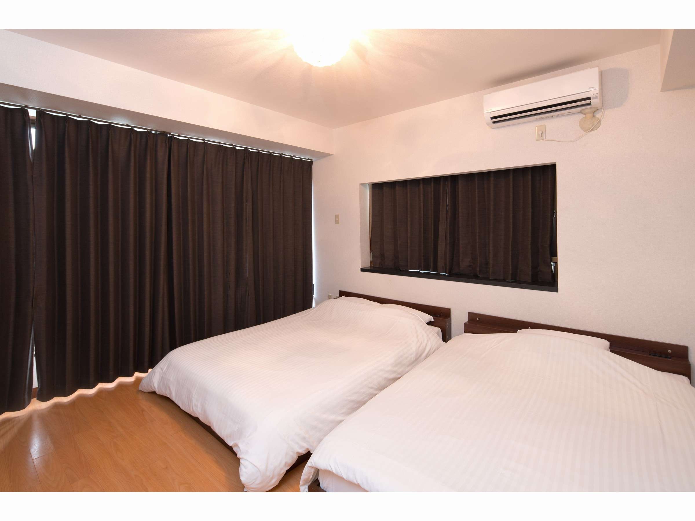 �x�b�h���[���b