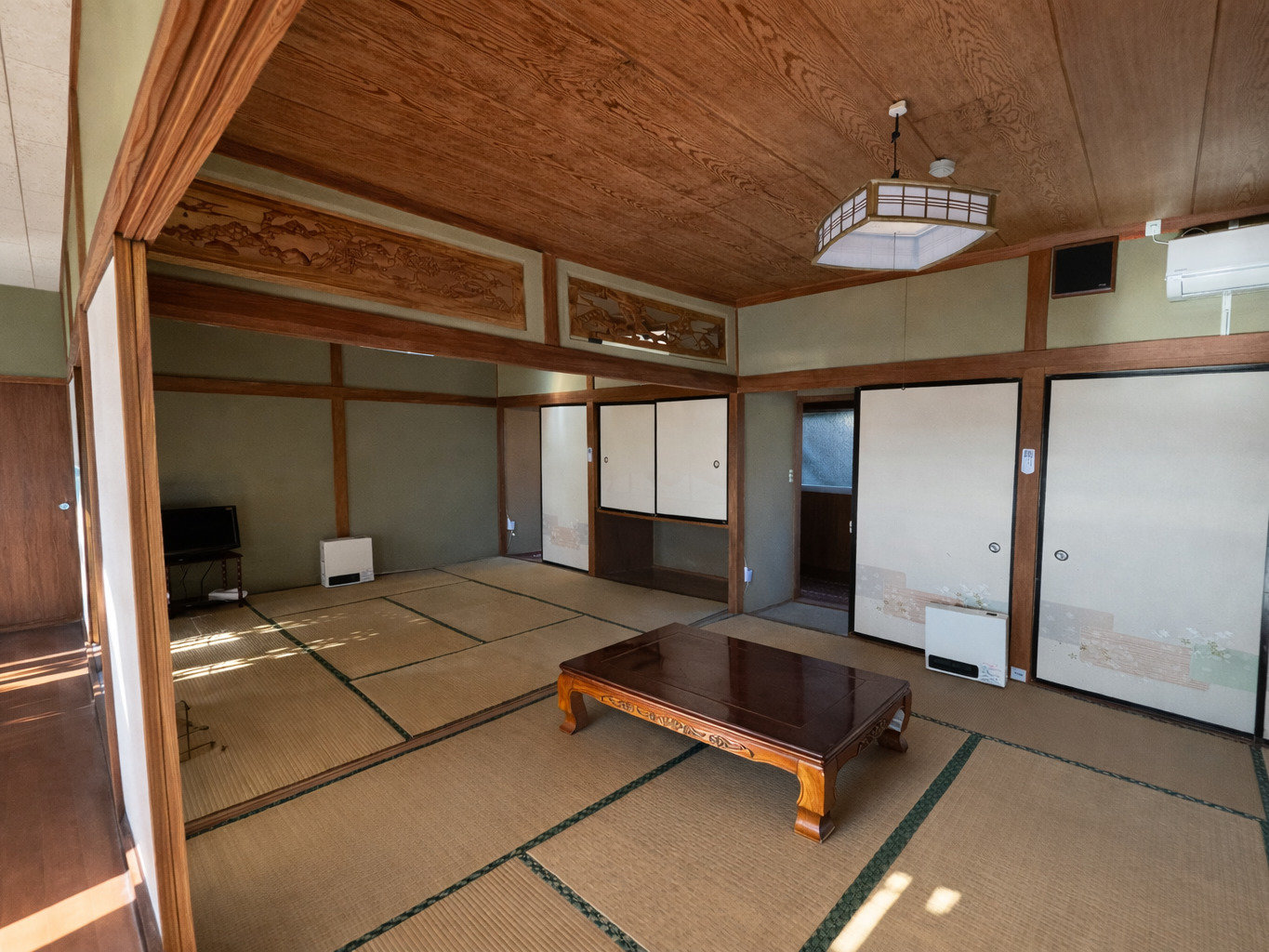 �{�قP�K�啔���B���Ƒ��l�A���F�l�l�A�T�[�N����c�̗��s�ȂǁA�݂�Ȃł킢�킢���܂�܂��I