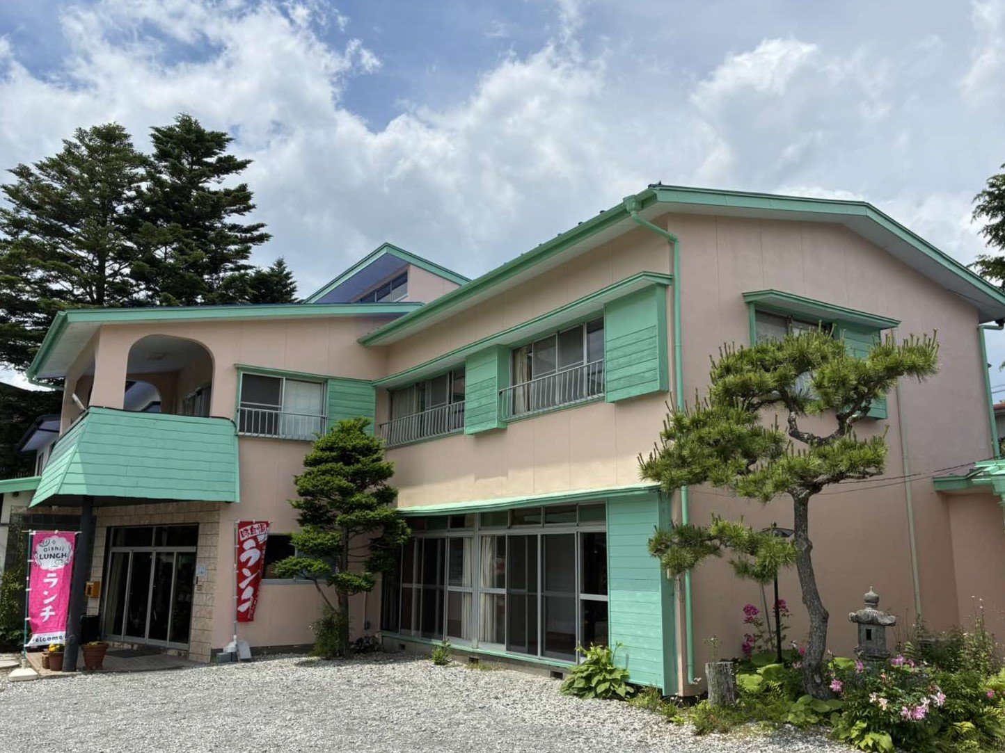 HOTEL Mt.Fuji MoMoAung �����O�ρB�{�قƕʊق��������܂��B