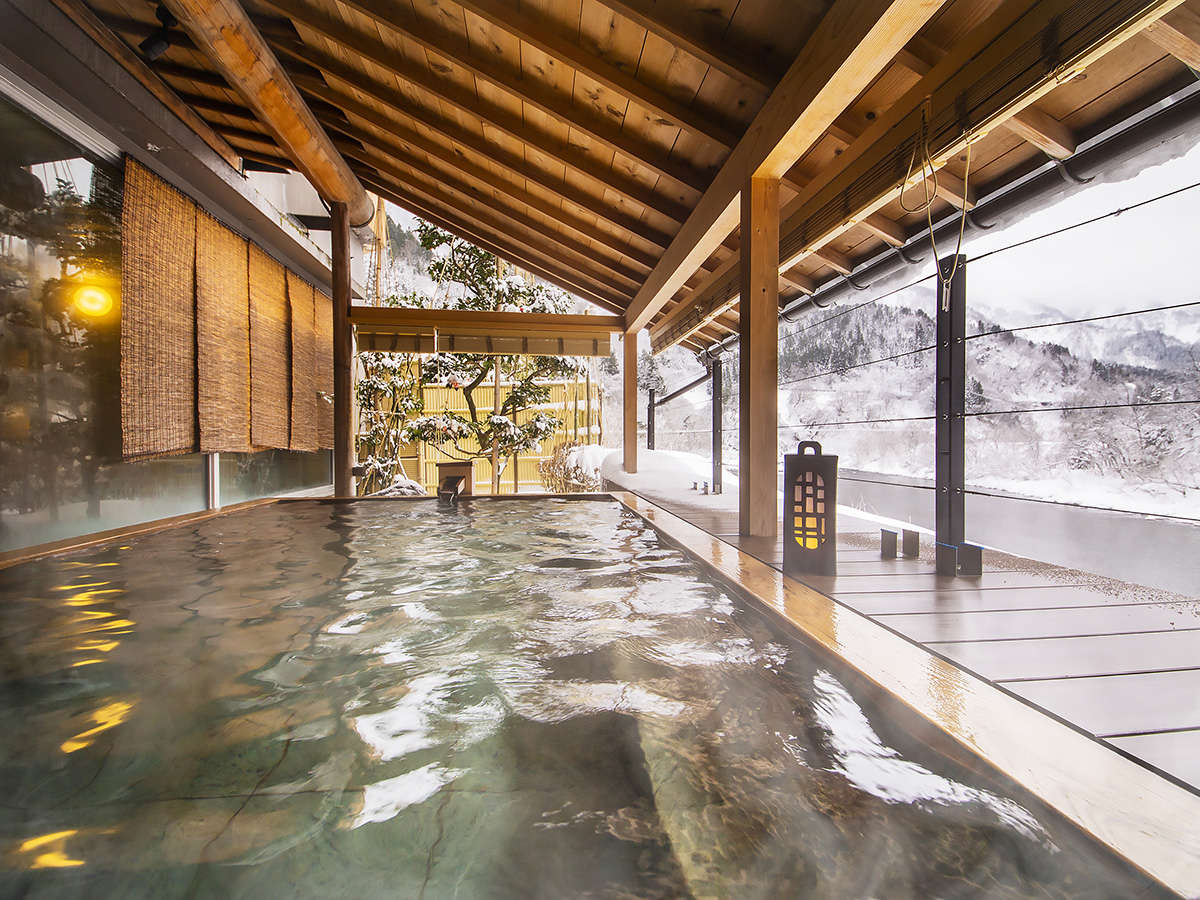 �y�嗁��]�I�V���C�z�����Ȃł镗�Ɩڂ̑O�ɍL�����i�F�B�g�̂͂ق�����Ɖ���������ɕ�܂�āB