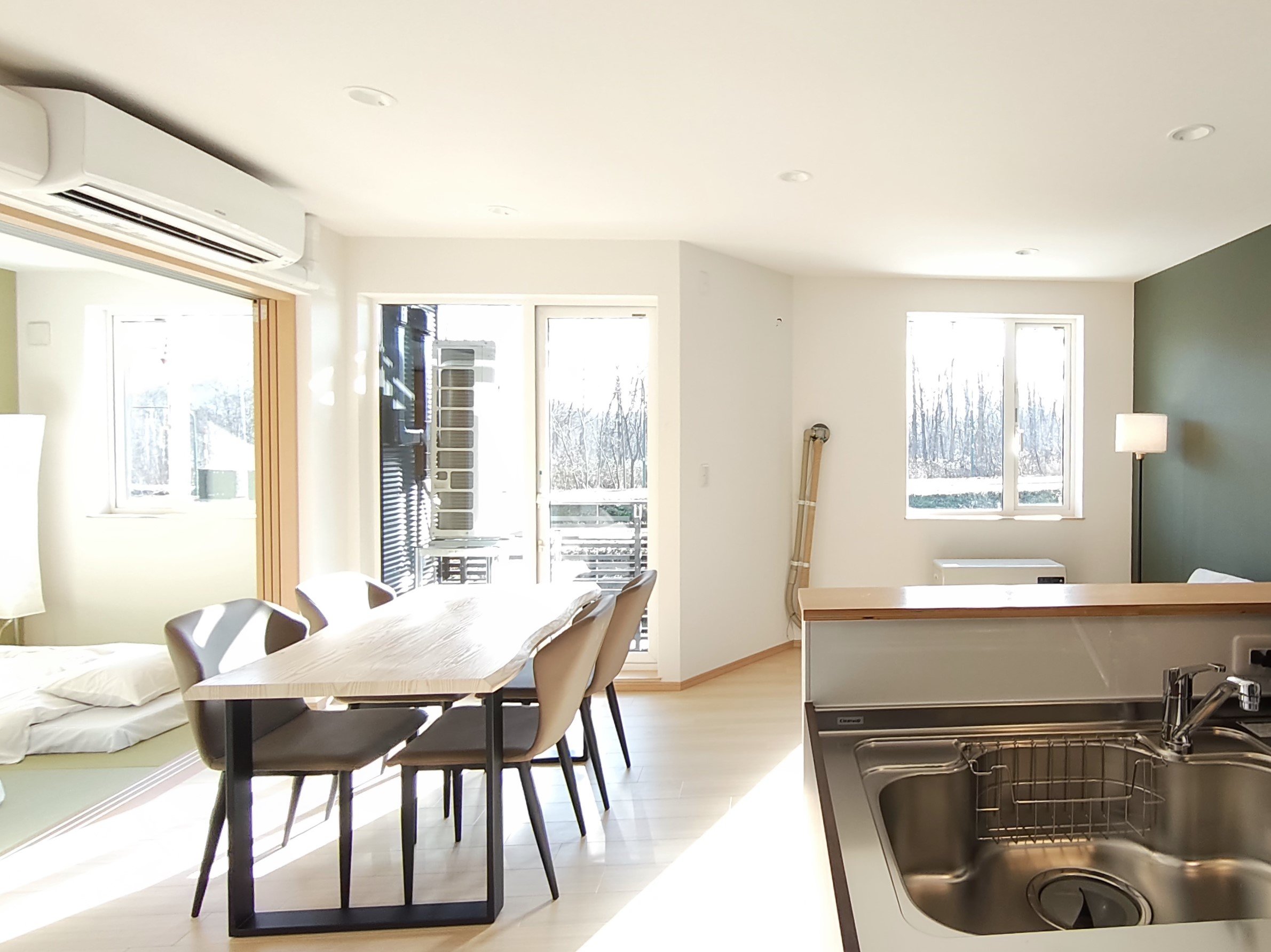 Izumikyo Apartment�̃��r���O/�_�C�j���O/�L�b�`���̃C���[�W�@�L�b�`��������