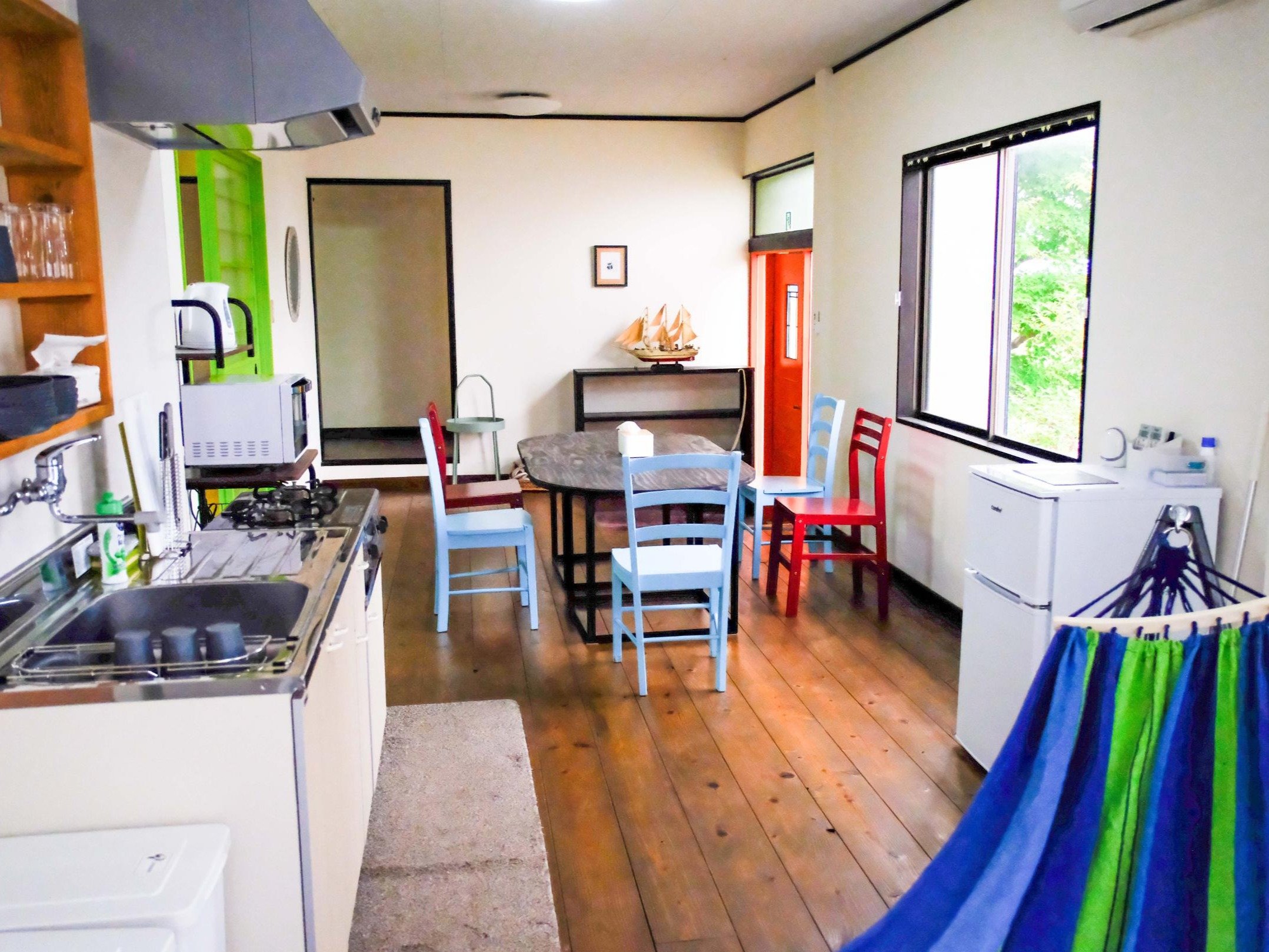 ���r���O