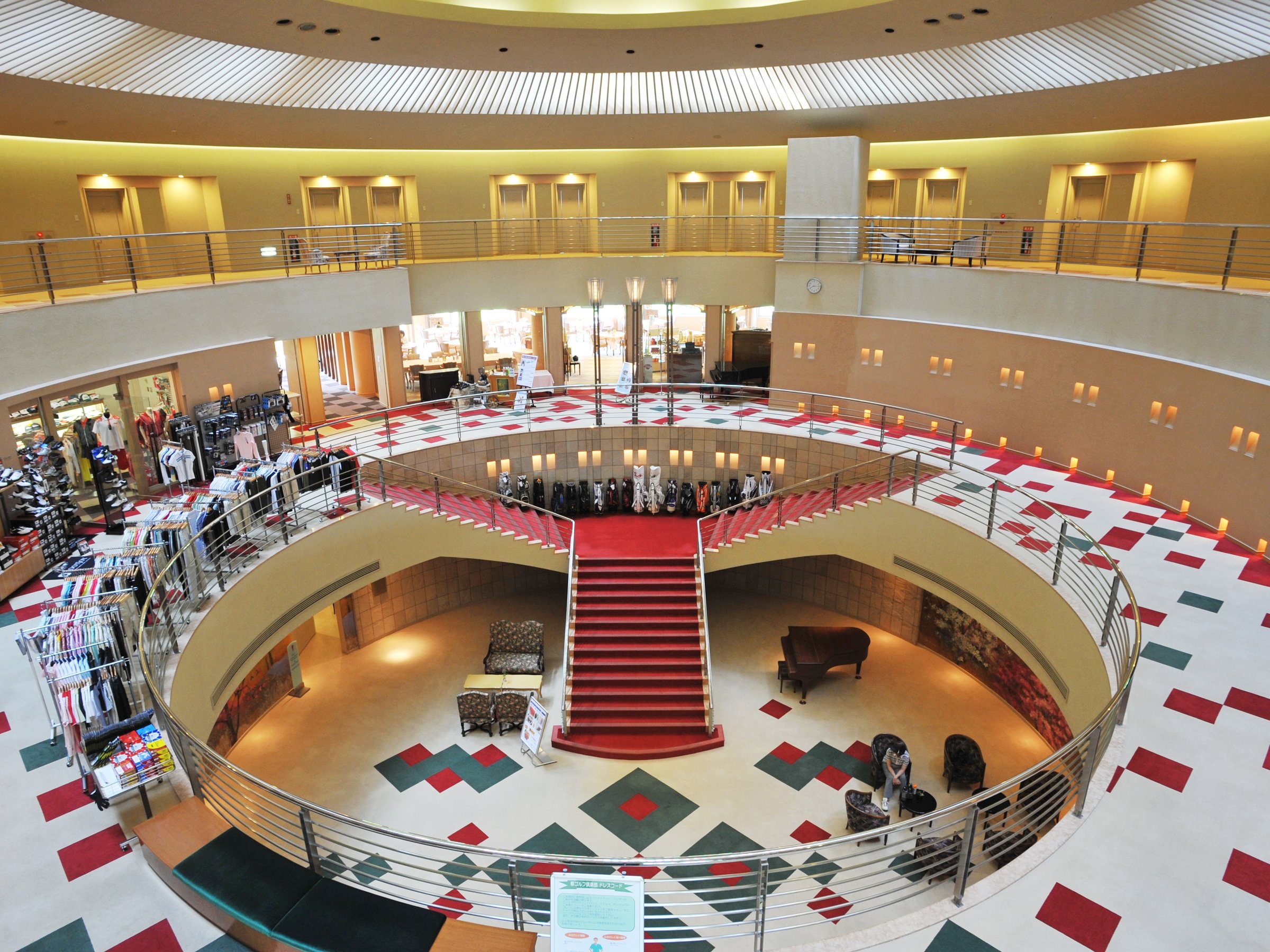 *GgX^3w̗Dȉ~`NunEX͂܂ɔ̂ЂƂƂ