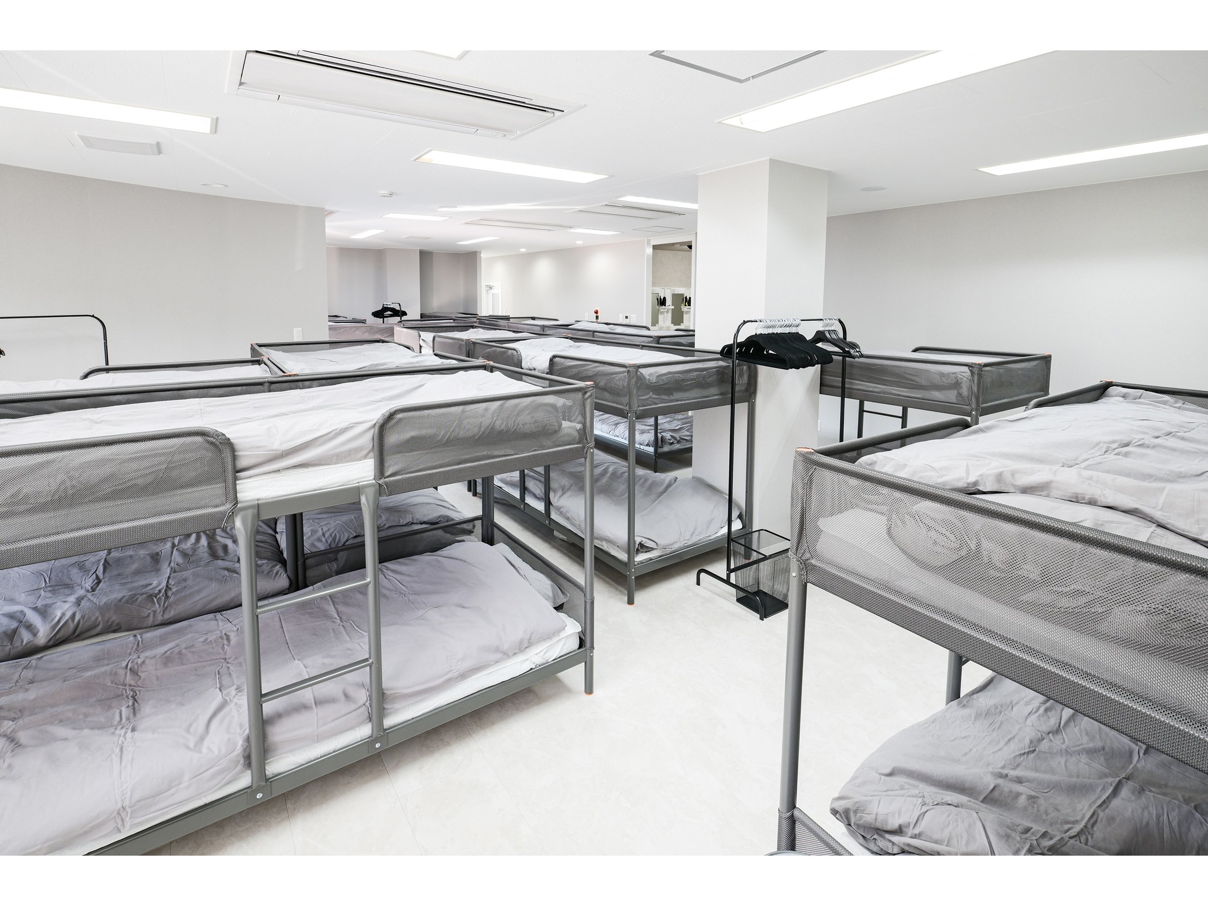 ���C���x�b�g���[���ɂ�12���2�i�x�b�g��ݒu���Ă���܂��B�����͂����߂�ɂ͂����Ă����I�I