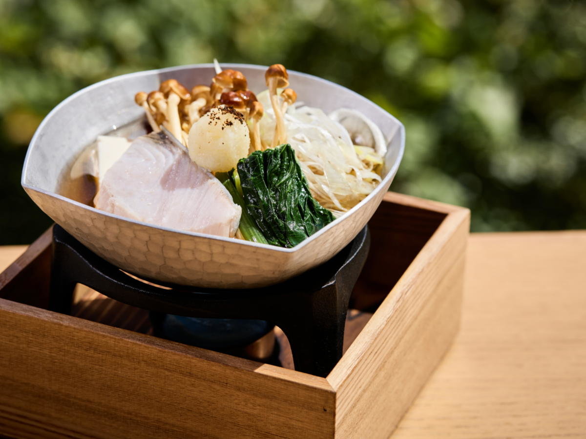 [HiZjbG߂ƂAlGʂčʂƖ킢LɊaȁBʐ^͈