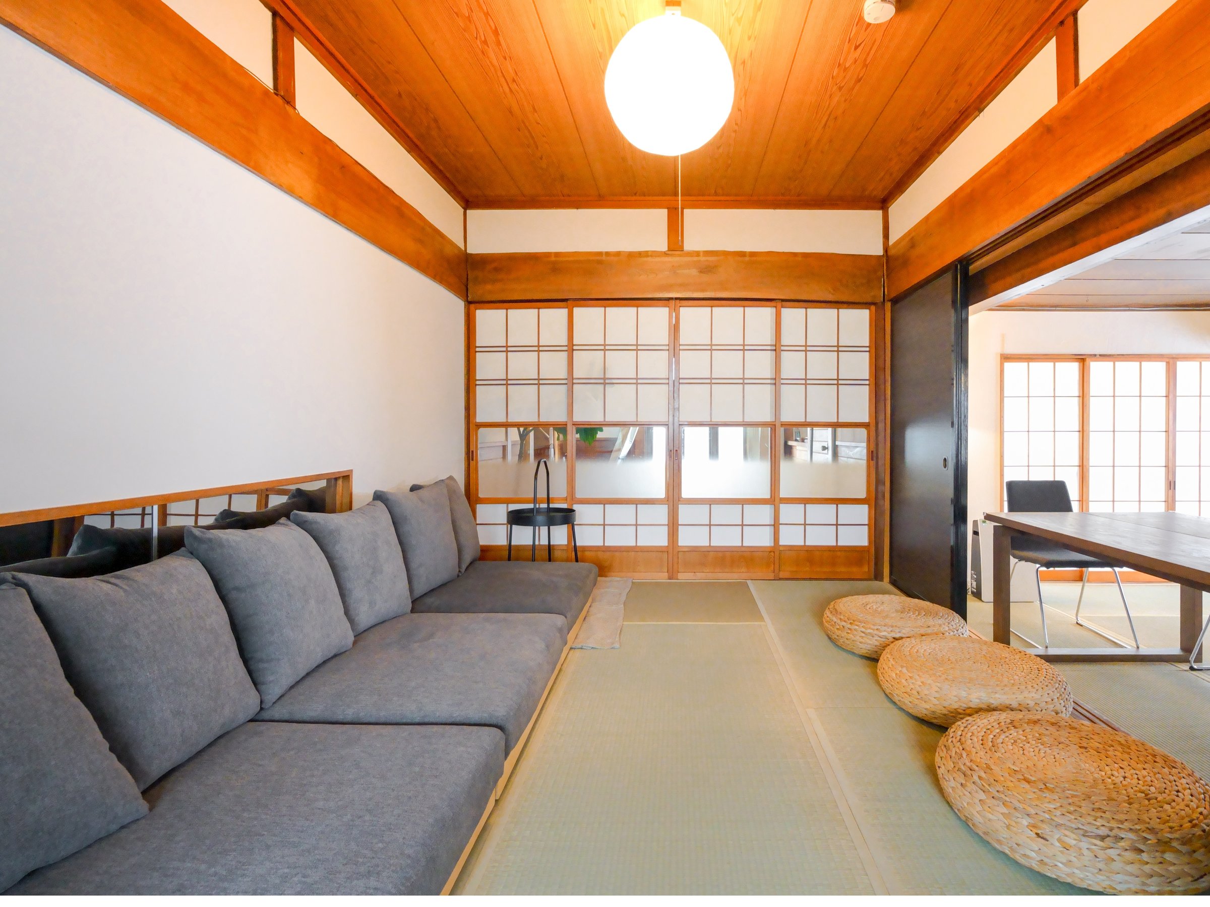 ���r���O���[��