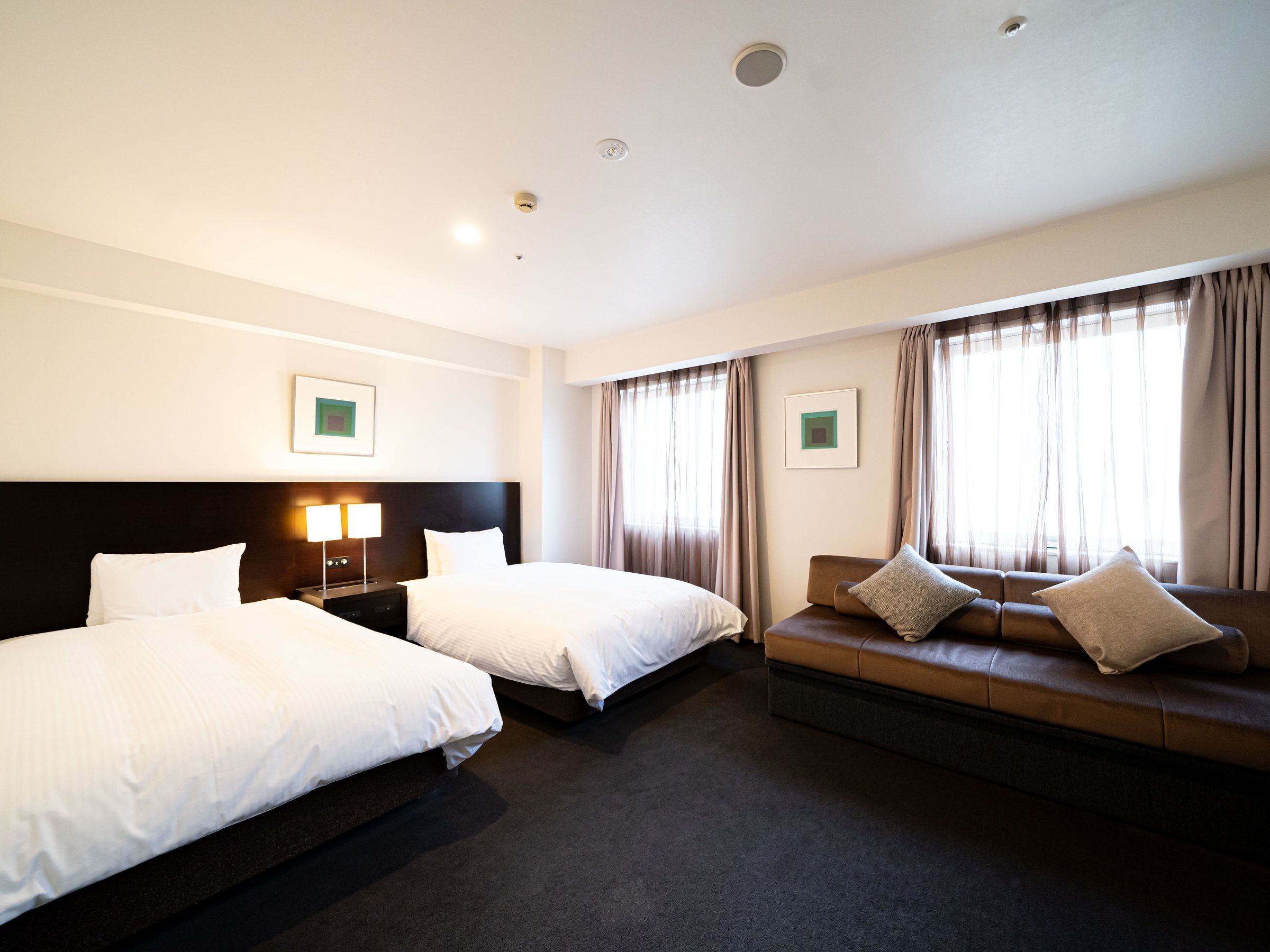 �yWest�فz�f���b�N�X�c�C��